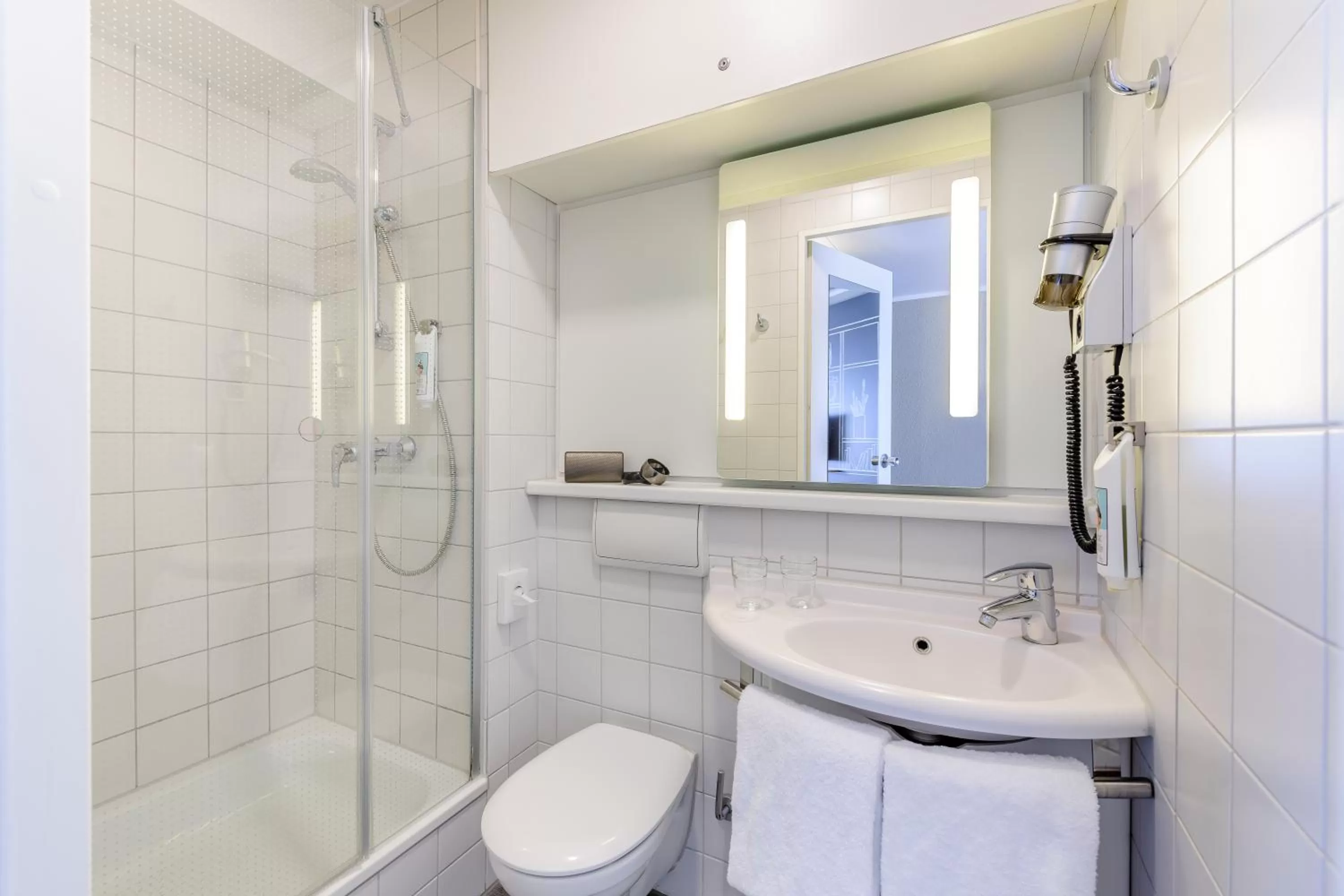 Bathroom in ibis Berlin Mitte