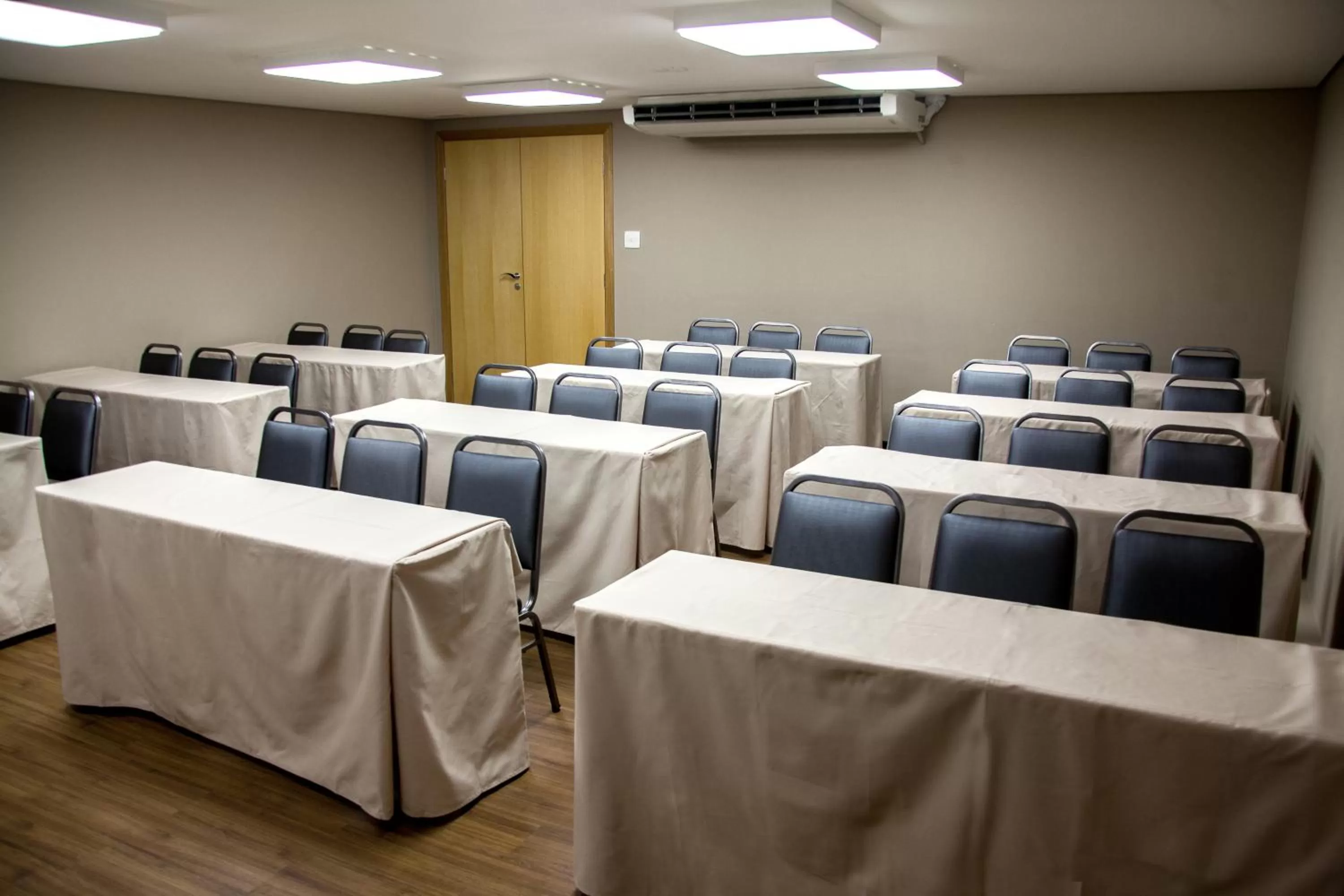 Business facilities in BH Raja Hotel
