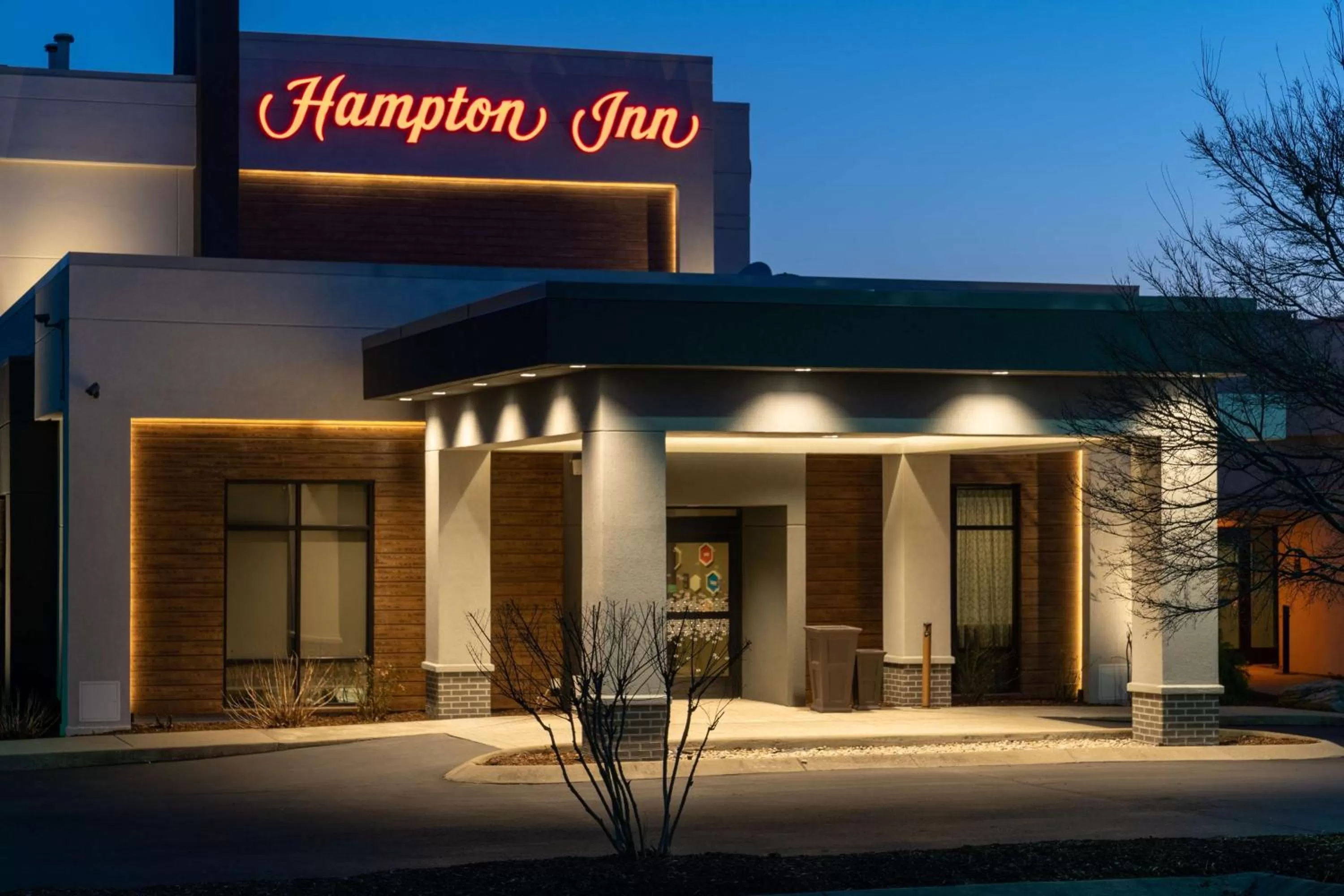 Property building in Hampton Inn - Springfield