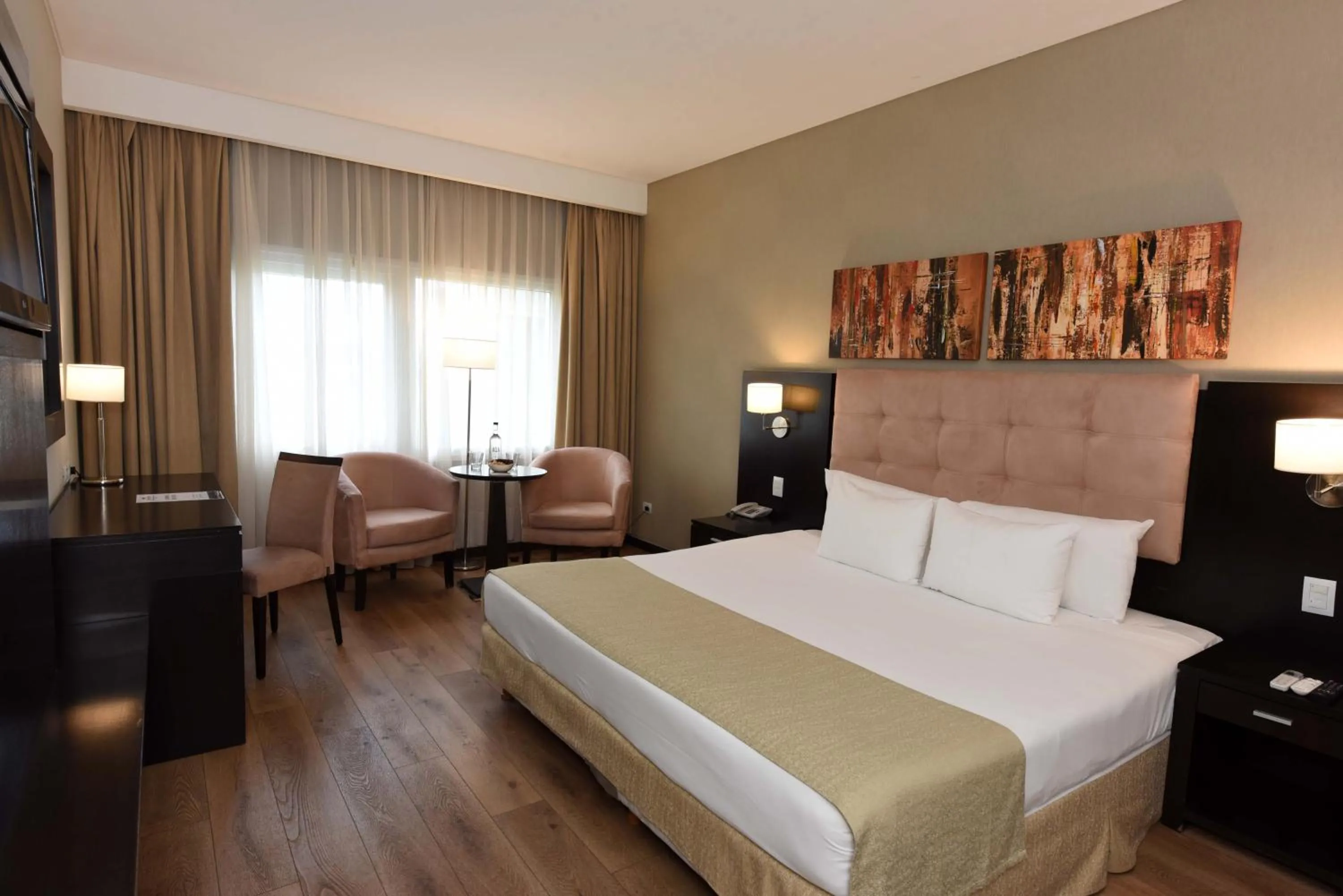 Bed in Howard Johnson Resort & Convention Center Ezeiza