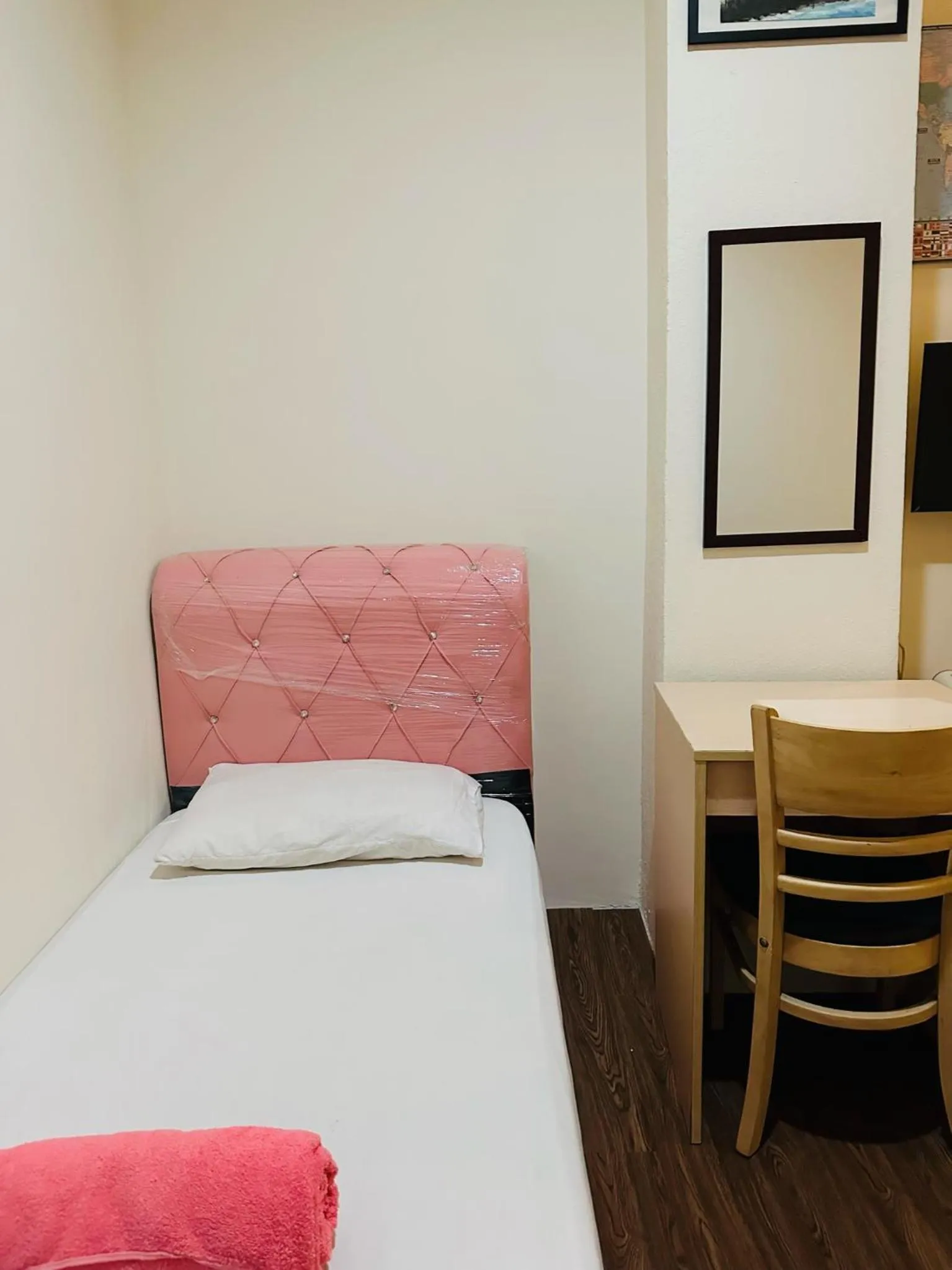 Bed in The Explorers Guesthouse and Hostel