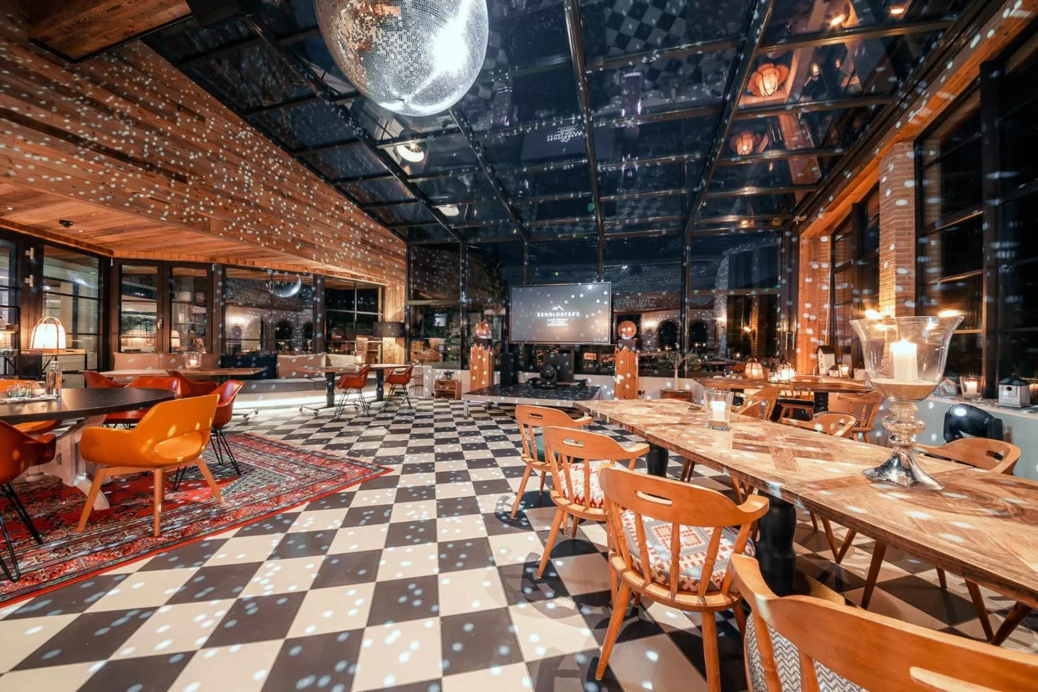 Evening entertainment in Sendlhofer's