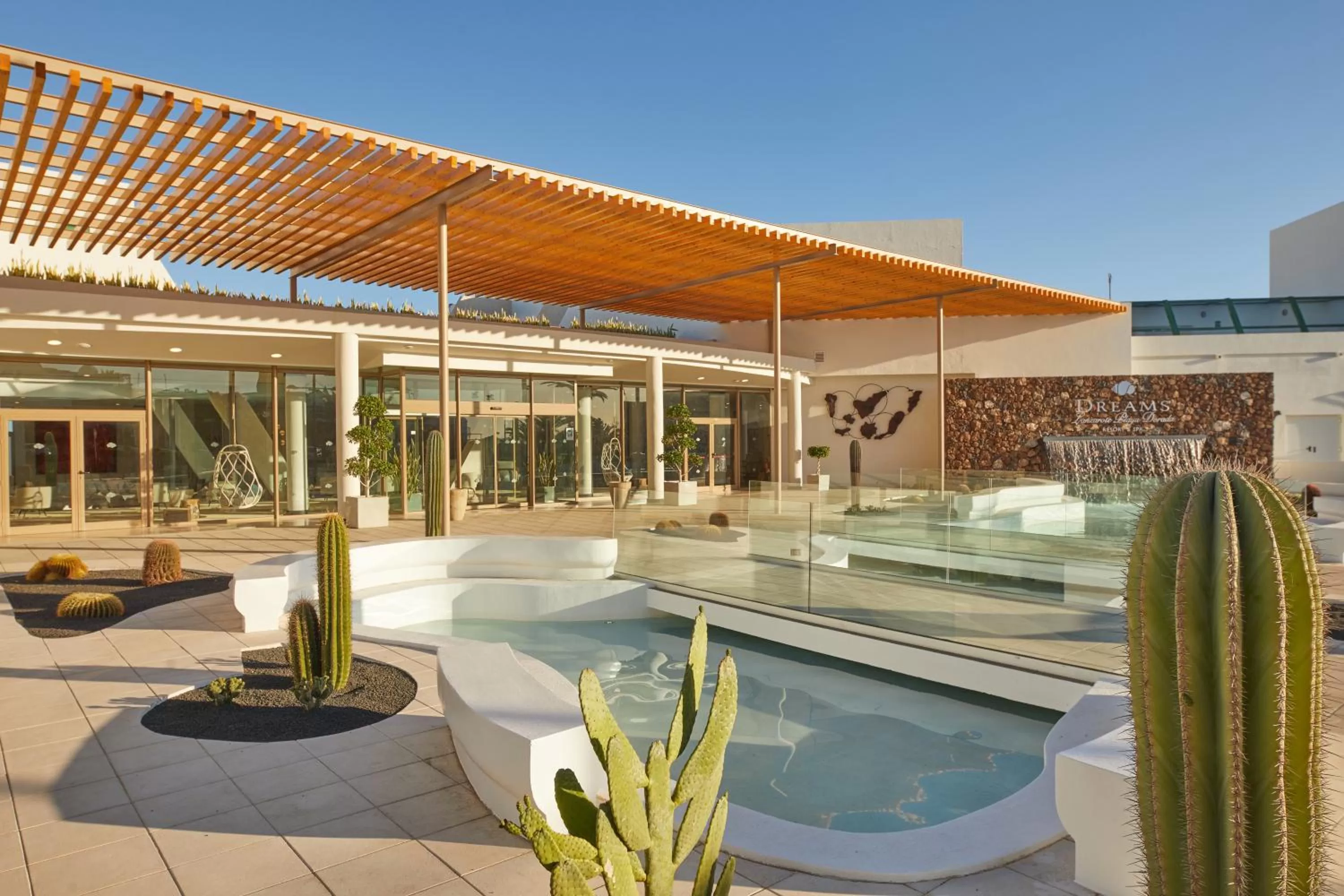 Facade/entrance in Dreams Lanzarote Playa Dorada Resort & Spa