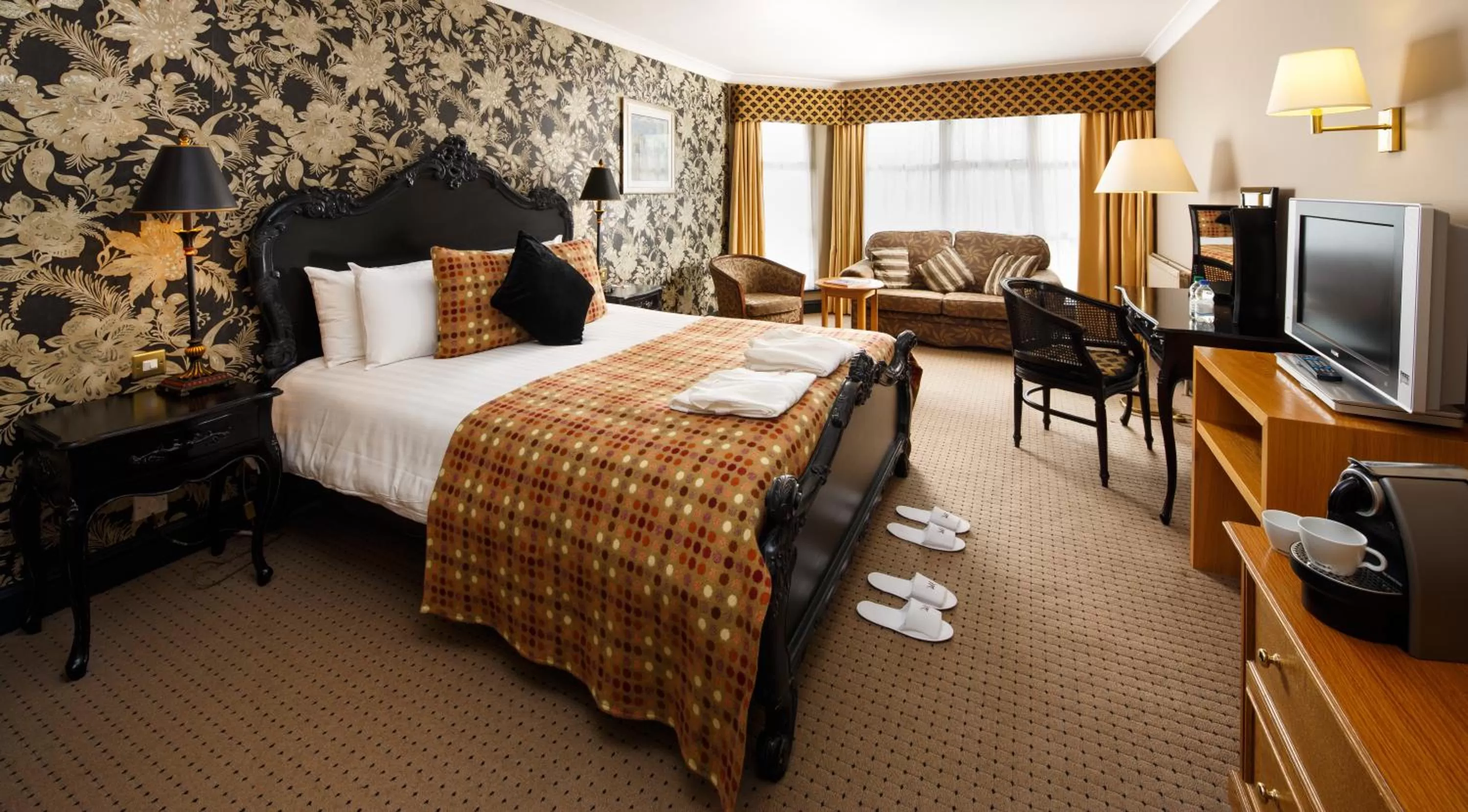 Bed in Mercure Bristol North The Grange Hotel