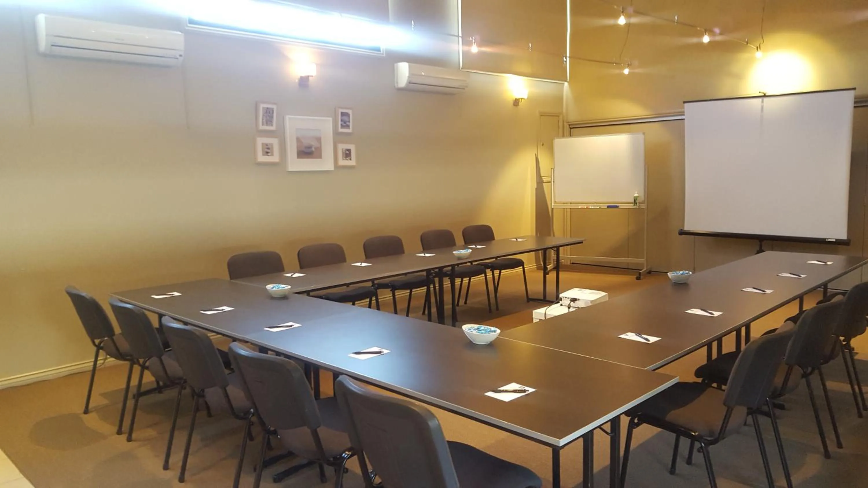 Meeting/conference room in Best Western Bungil Creek Motel