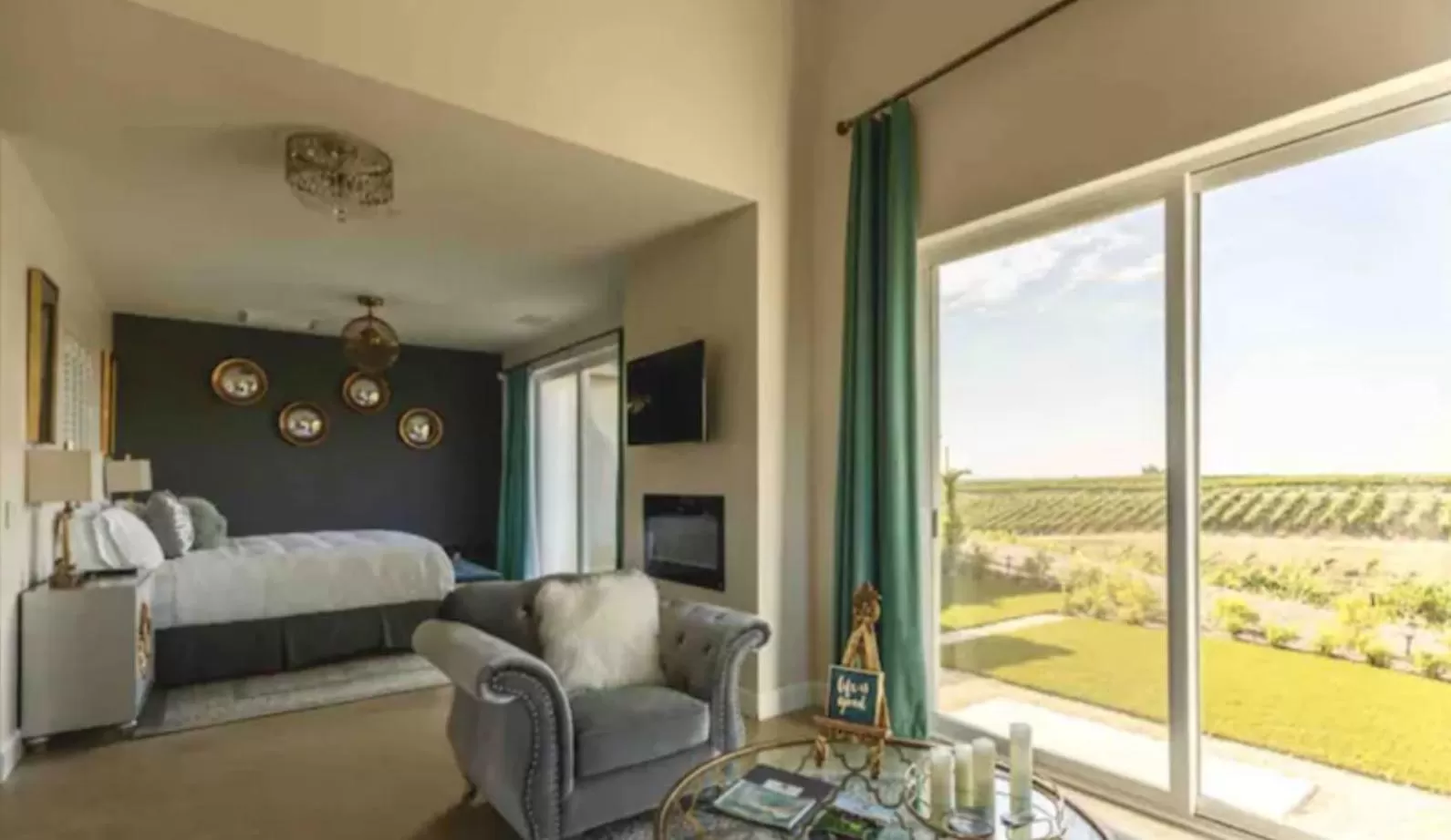 Communal lounge/ TV room in Domaine Chardonnay