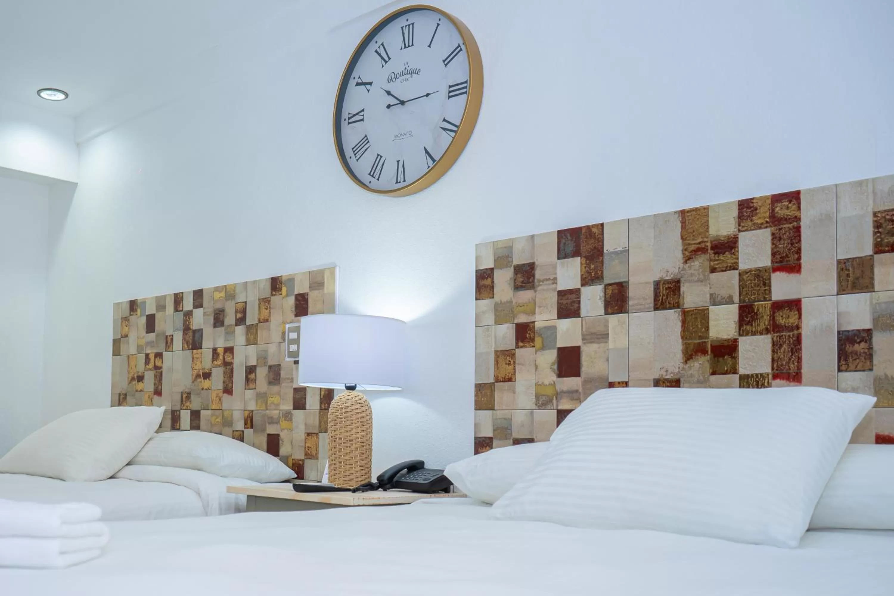 towels, Bed in Hotel Zima