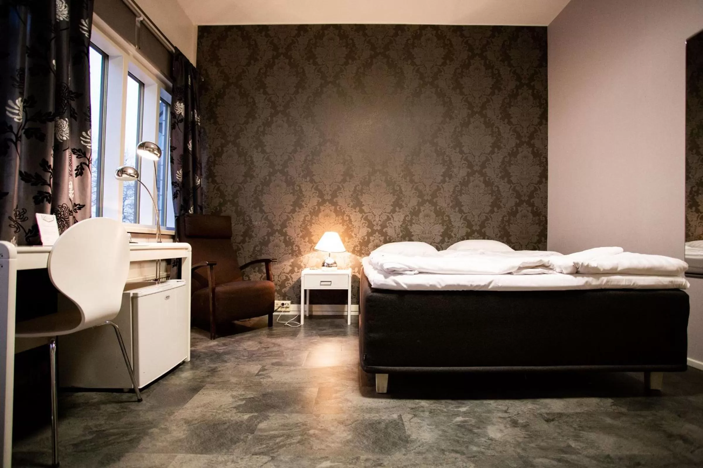 Bedroom, Bed in Hotel CityHovi