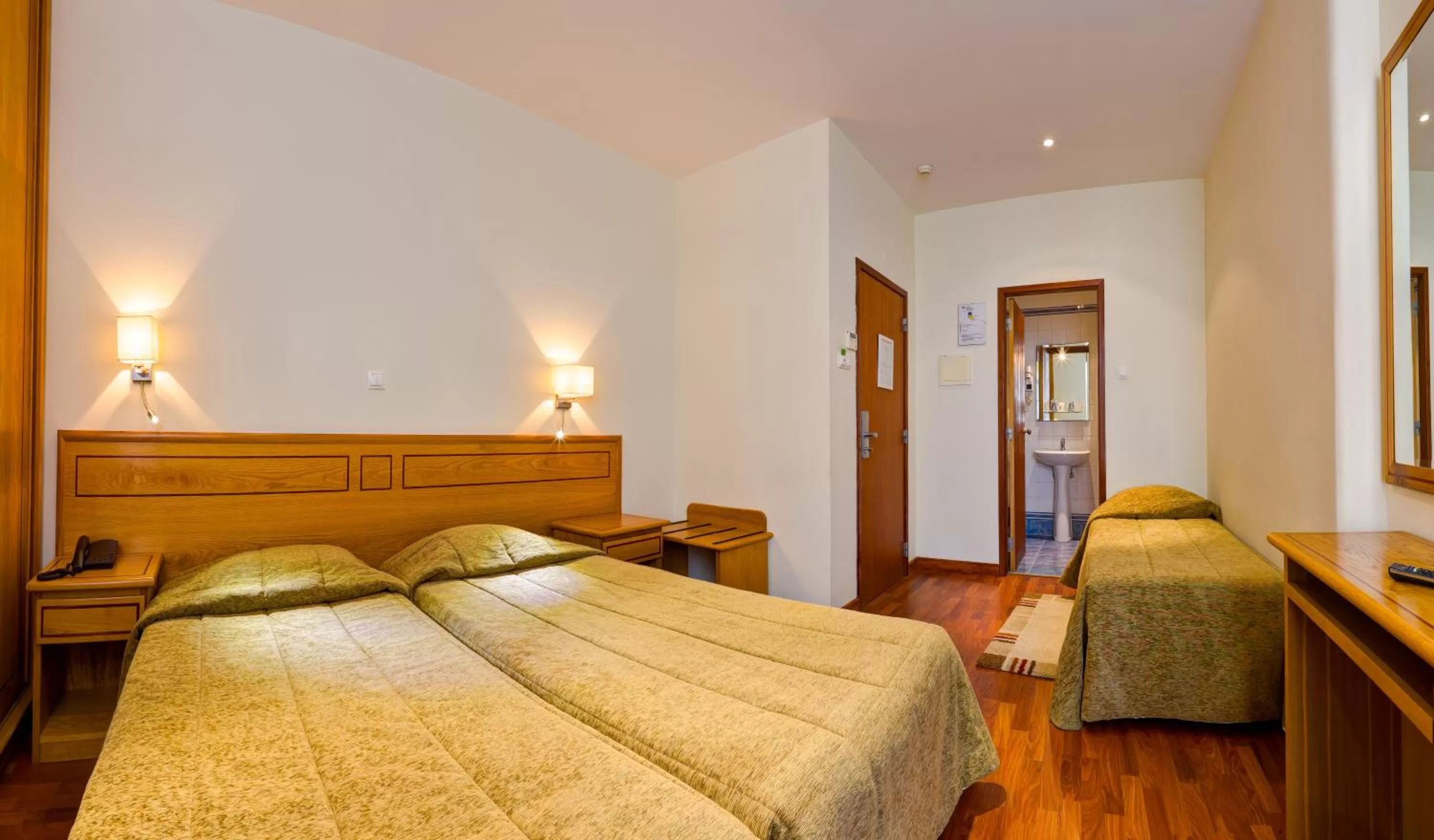 Bedroom, Bed in Hotel Avenida Park