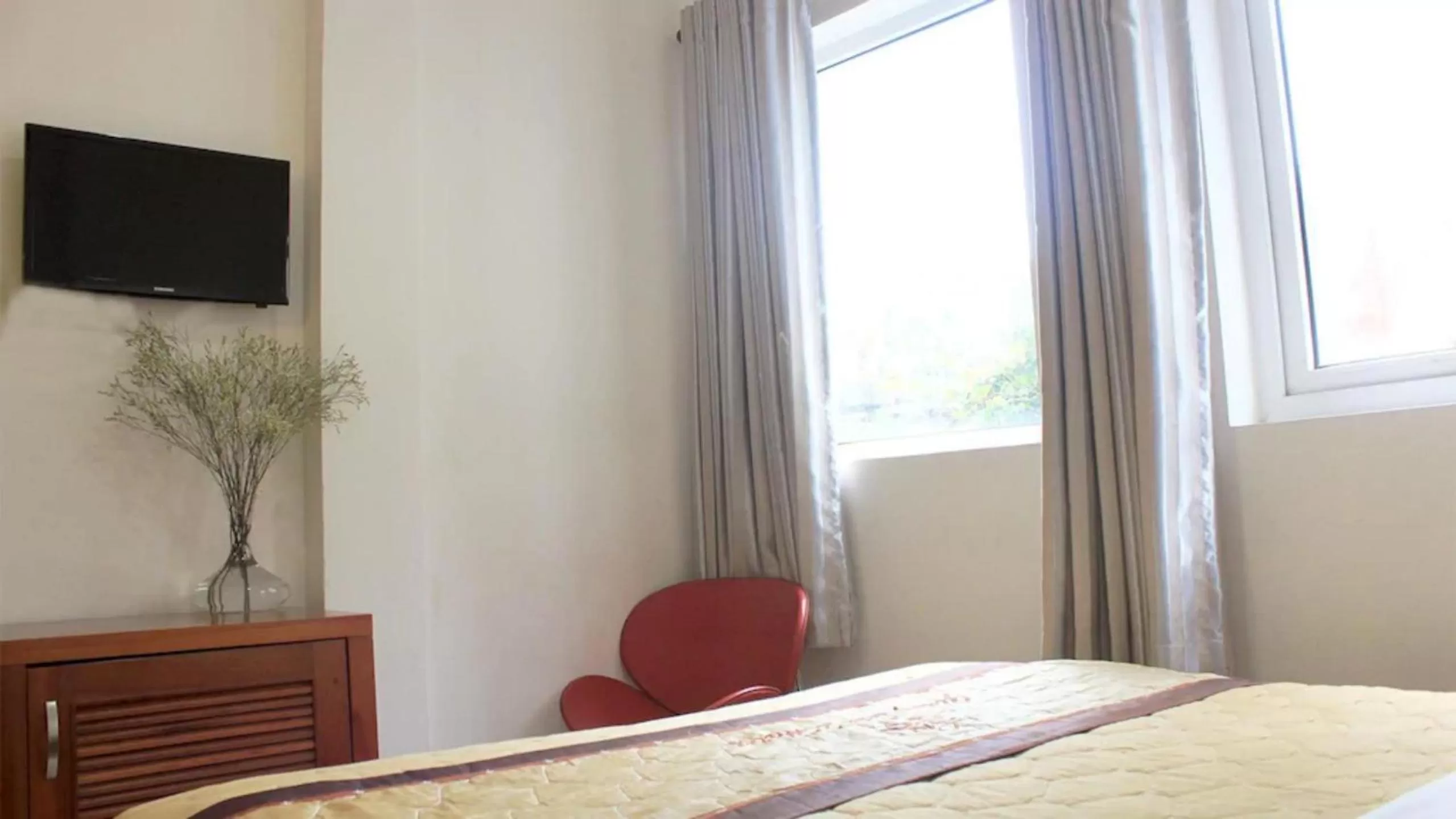 TV and multimedia, Bed in The Alley Saigon Hotel