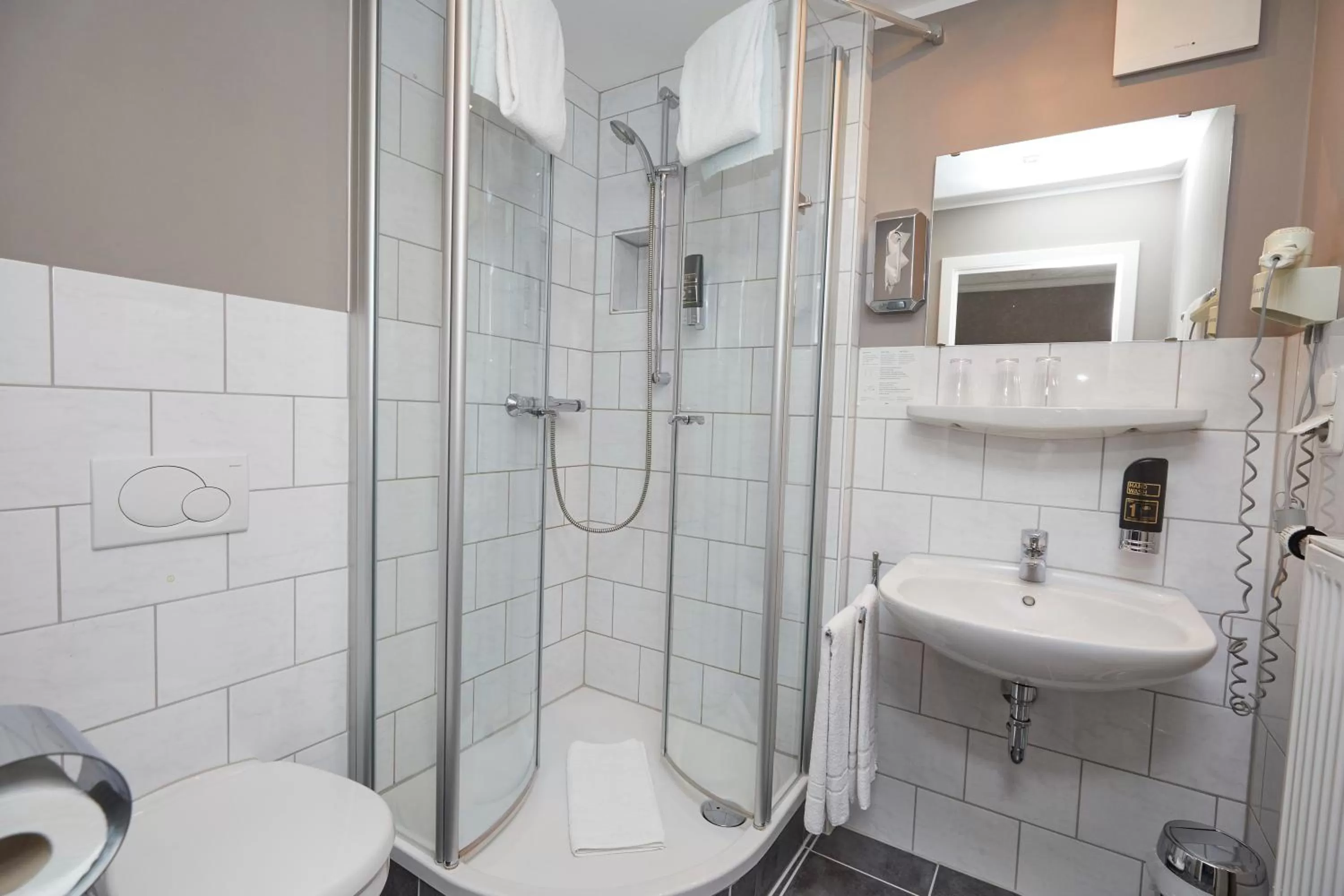 Shower in Hotel Schlemmer