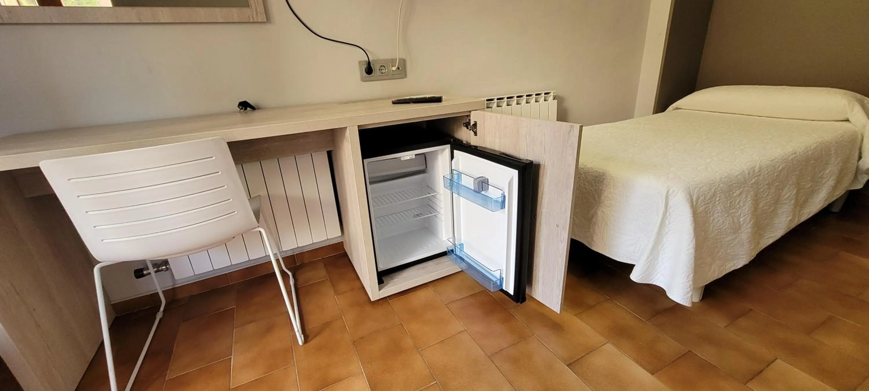 Drinks, Bed in Hotel Meson de L’Ainsa