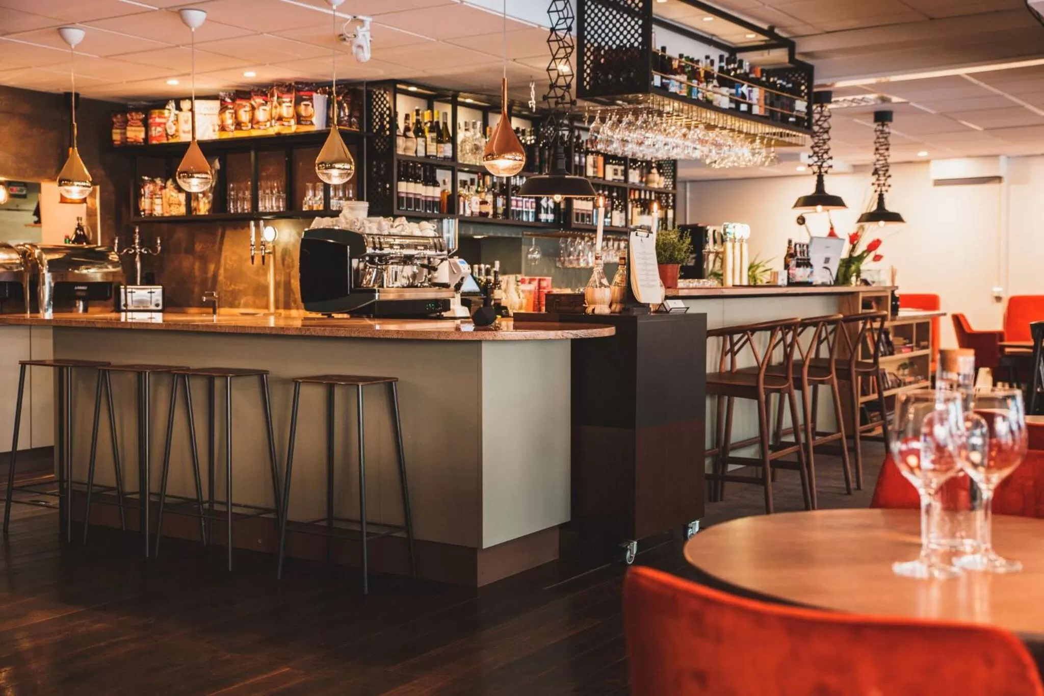 Restaurant/places to eat in Hotel Point