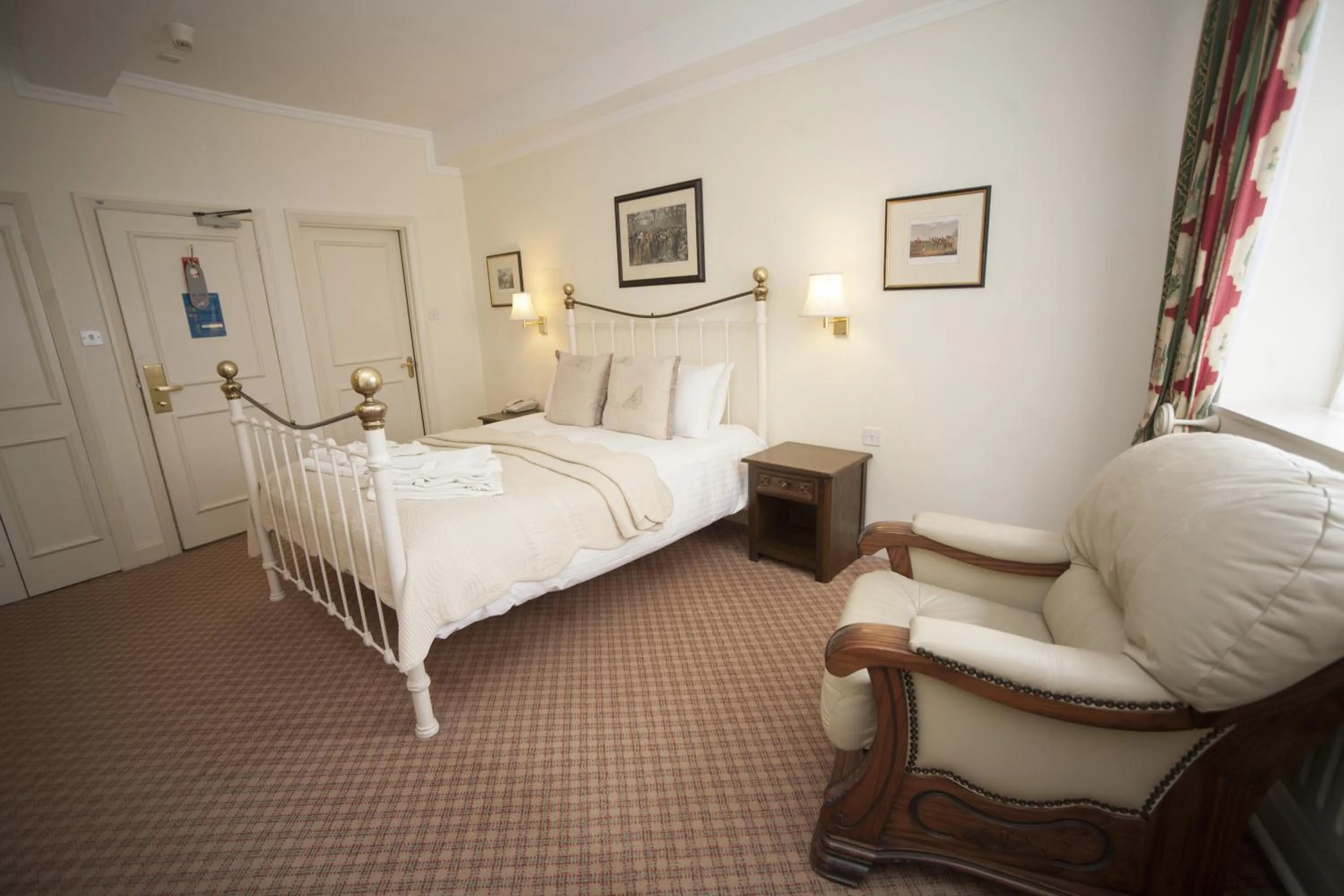 Bedroom, Bed in The Lion Hotel Shrewsbury