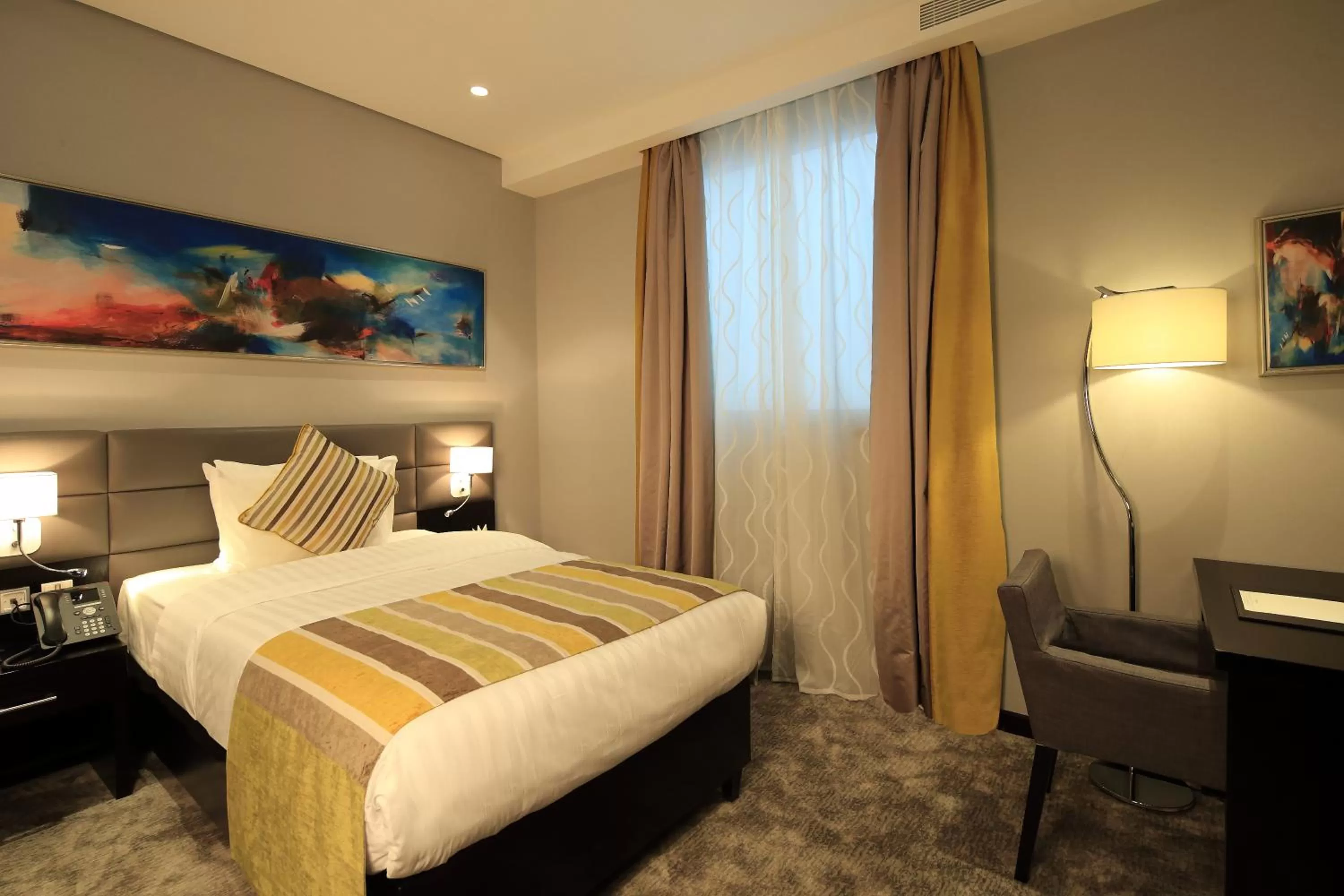 Bed in Best Western Plus Fursan