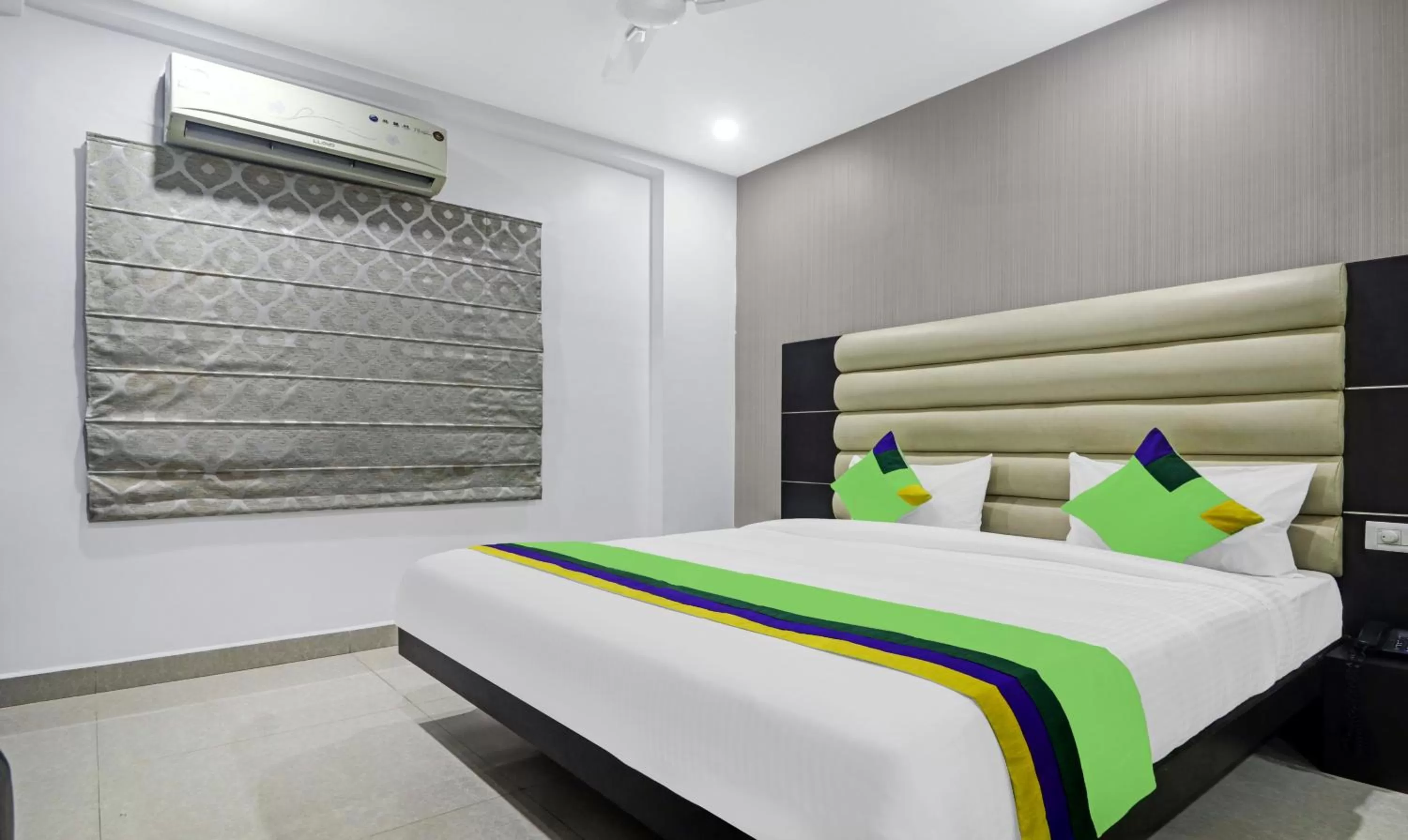 Bed in Treebo Kruthika Residency