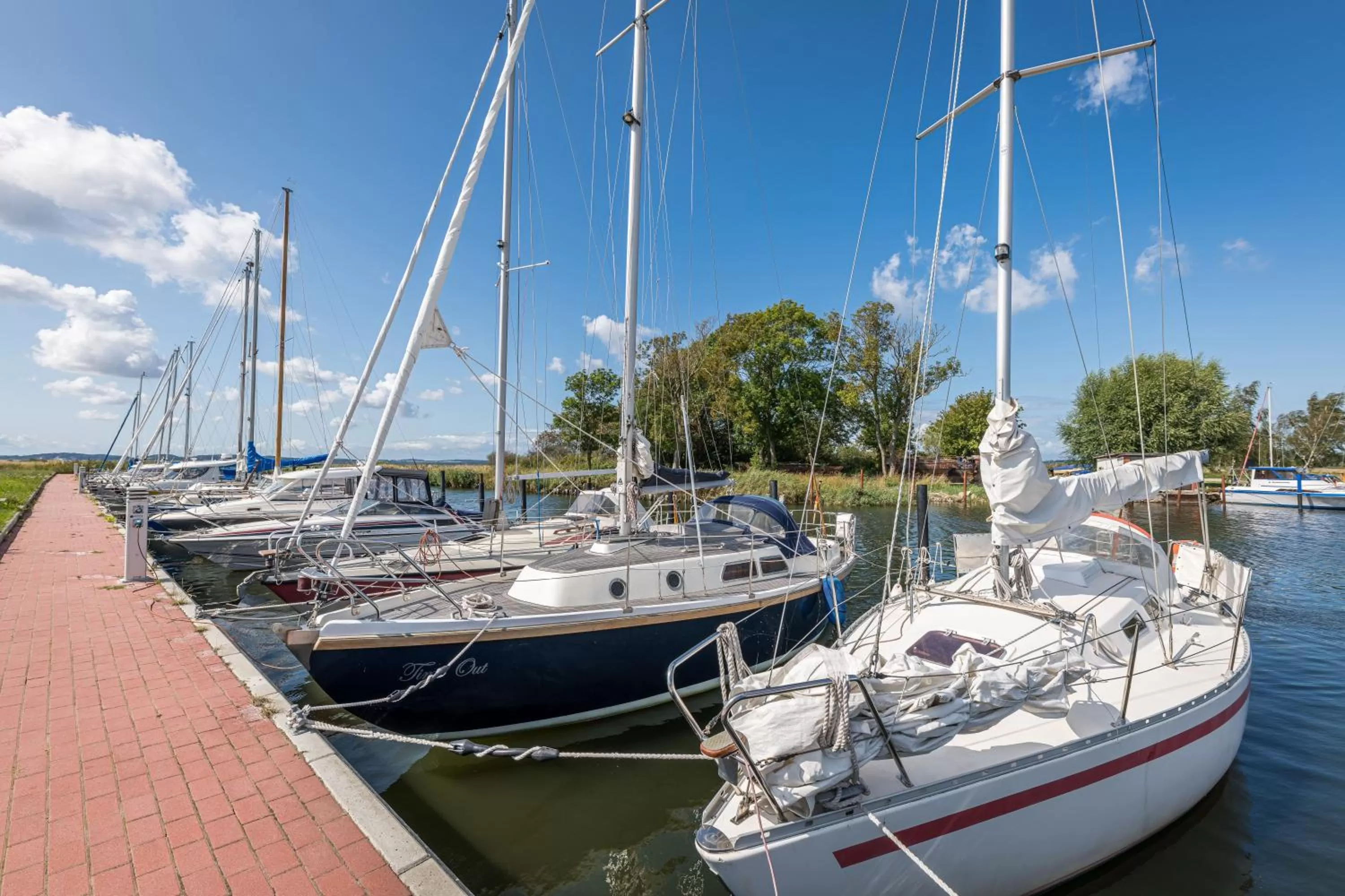 Property building in Marina Martinshafen