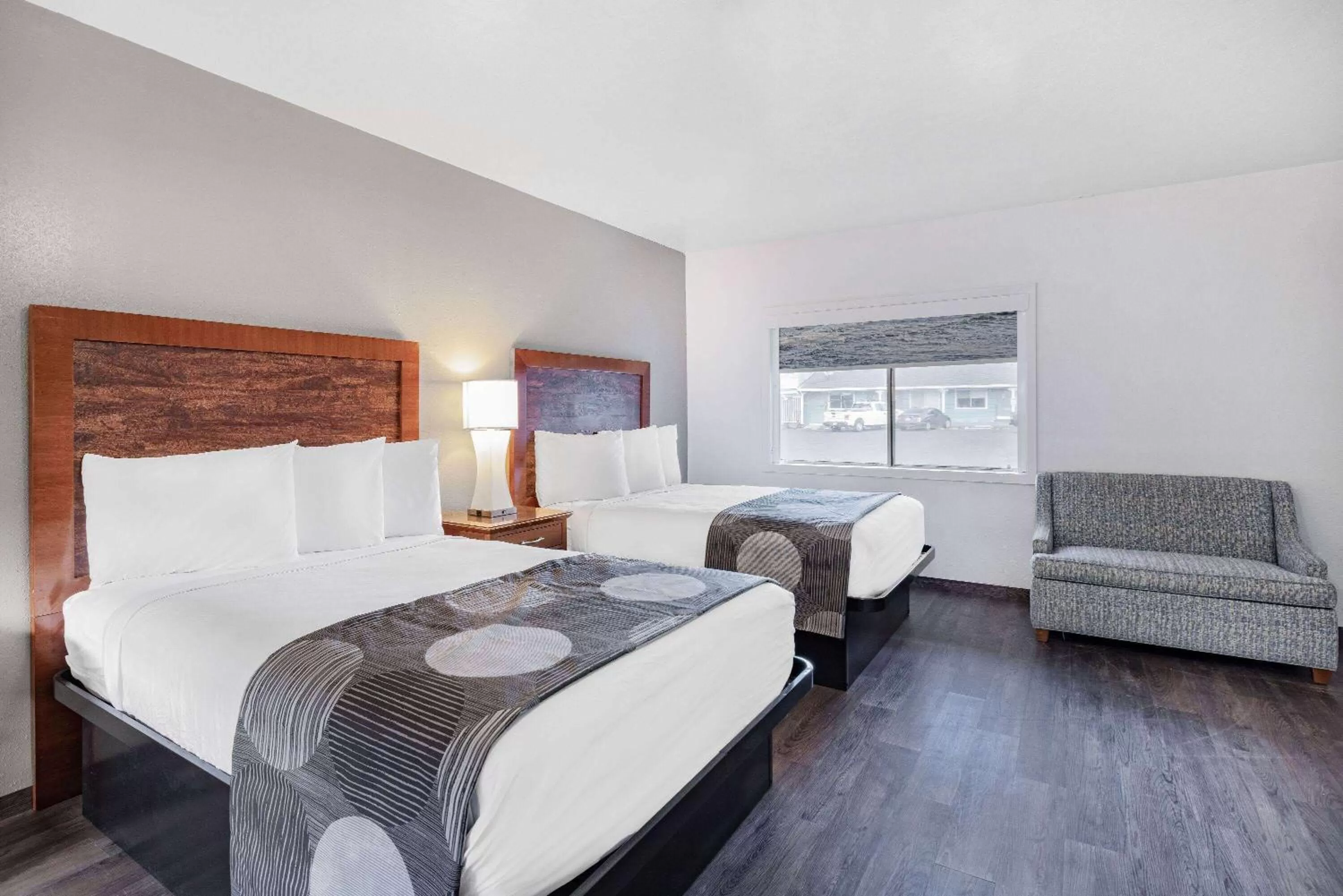 Photo of the whole room, Bed in Oceanside Inn & Suites, a Days Inn by Wyndham