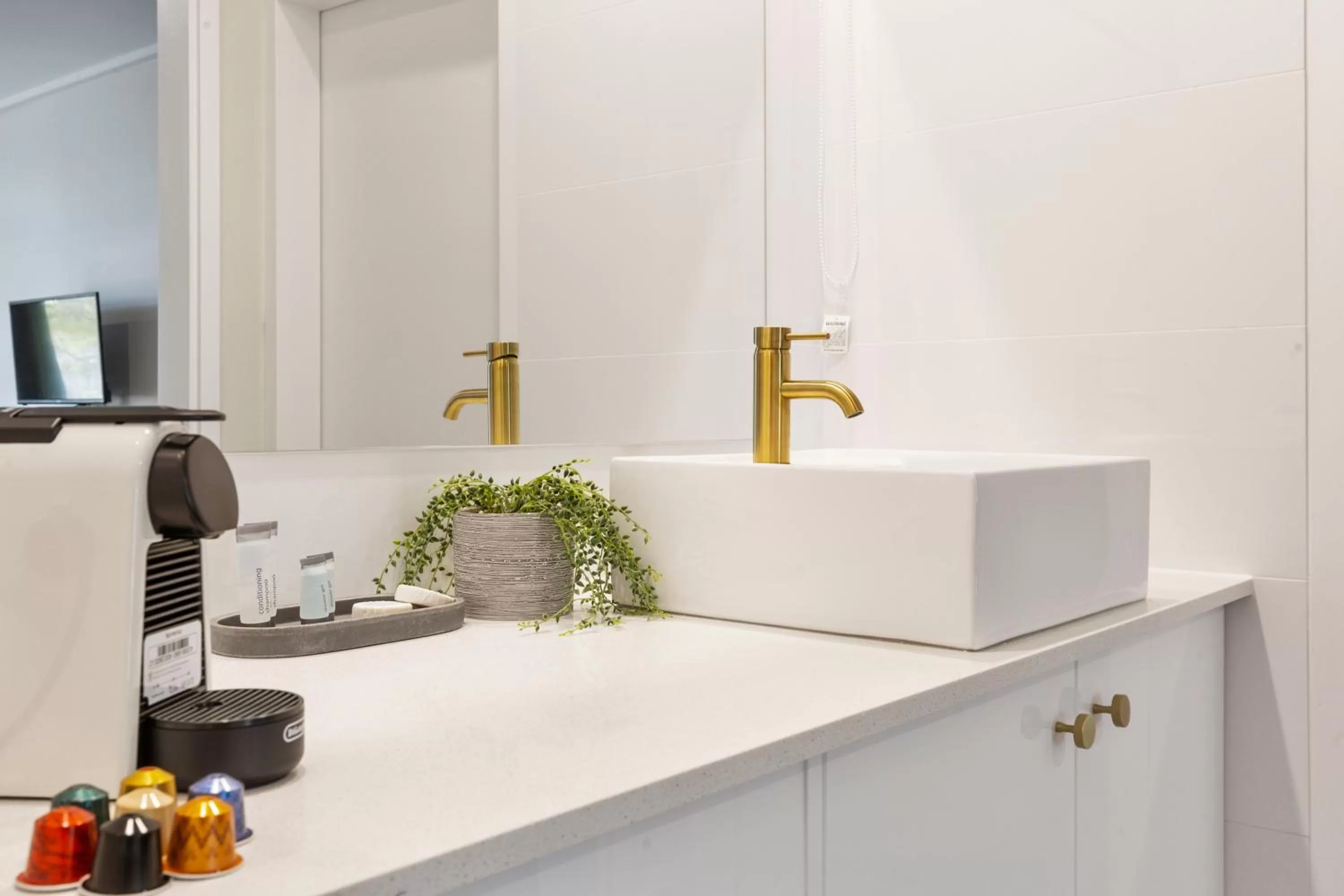 Bathroom in The Wine Vine Hotel