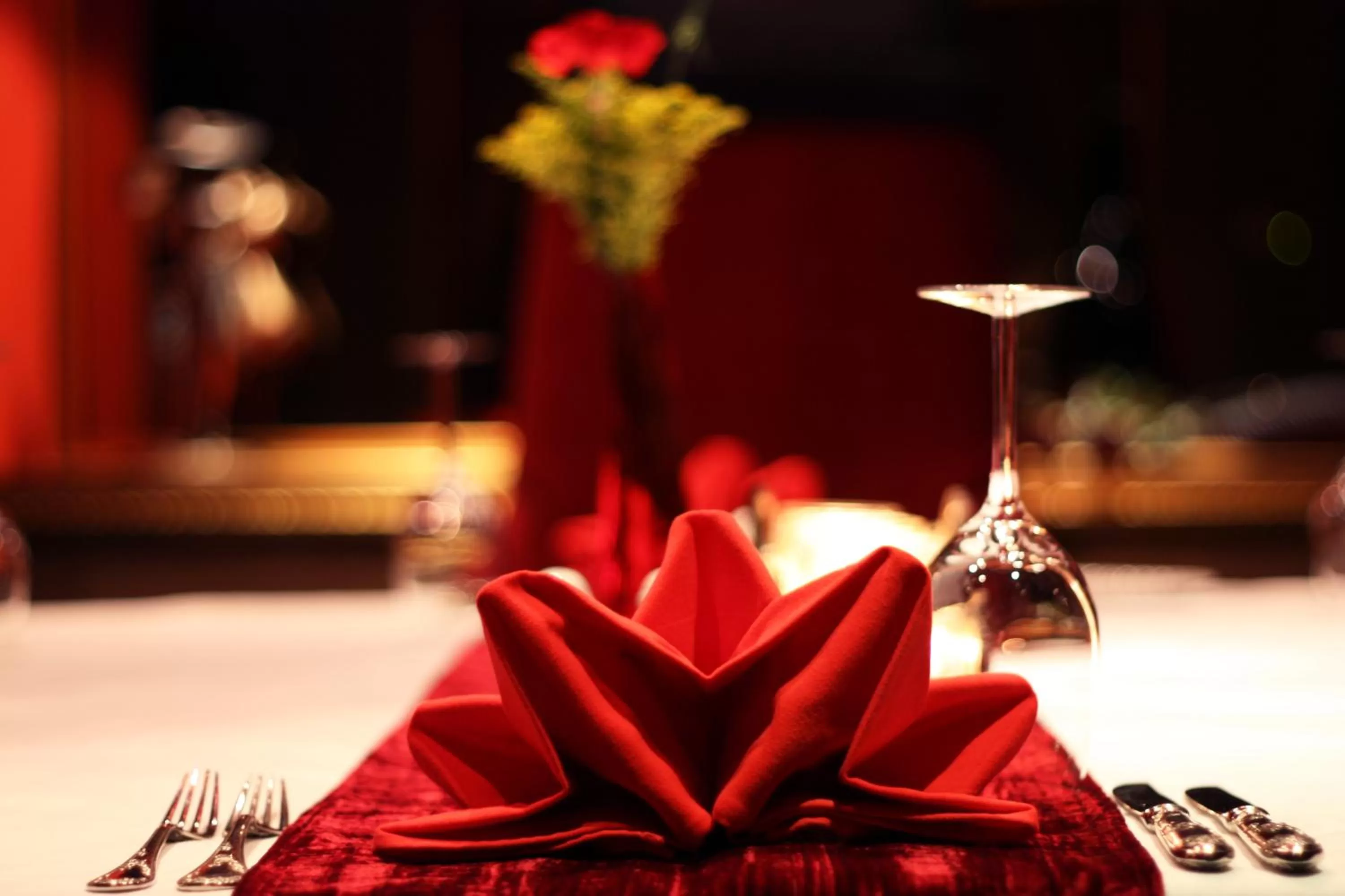 Food and drinks in The Convention Center & Royal Suites Hotel