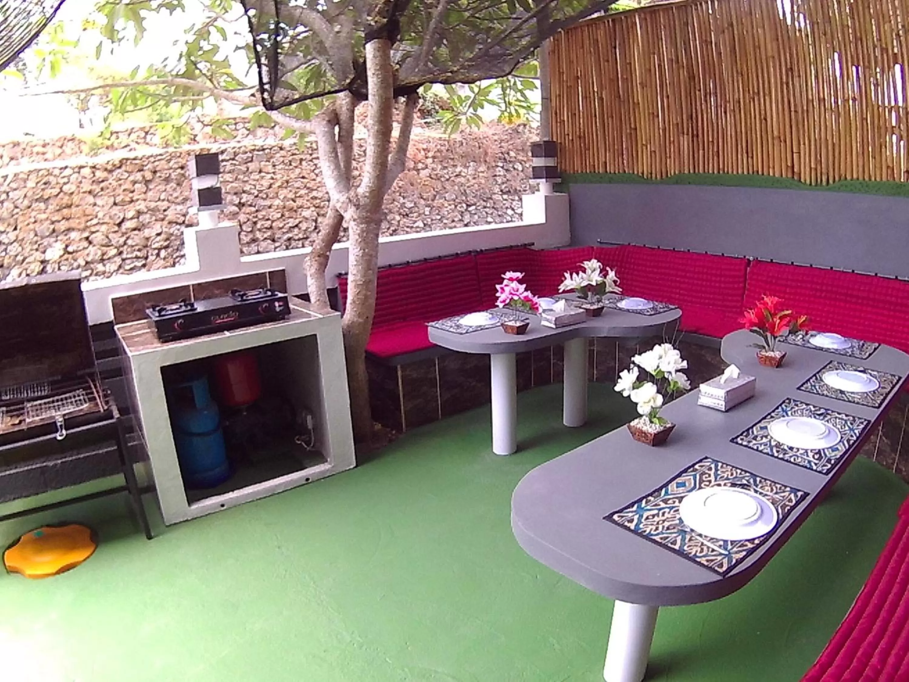 Patio in 24/7 Bed & Breakfast