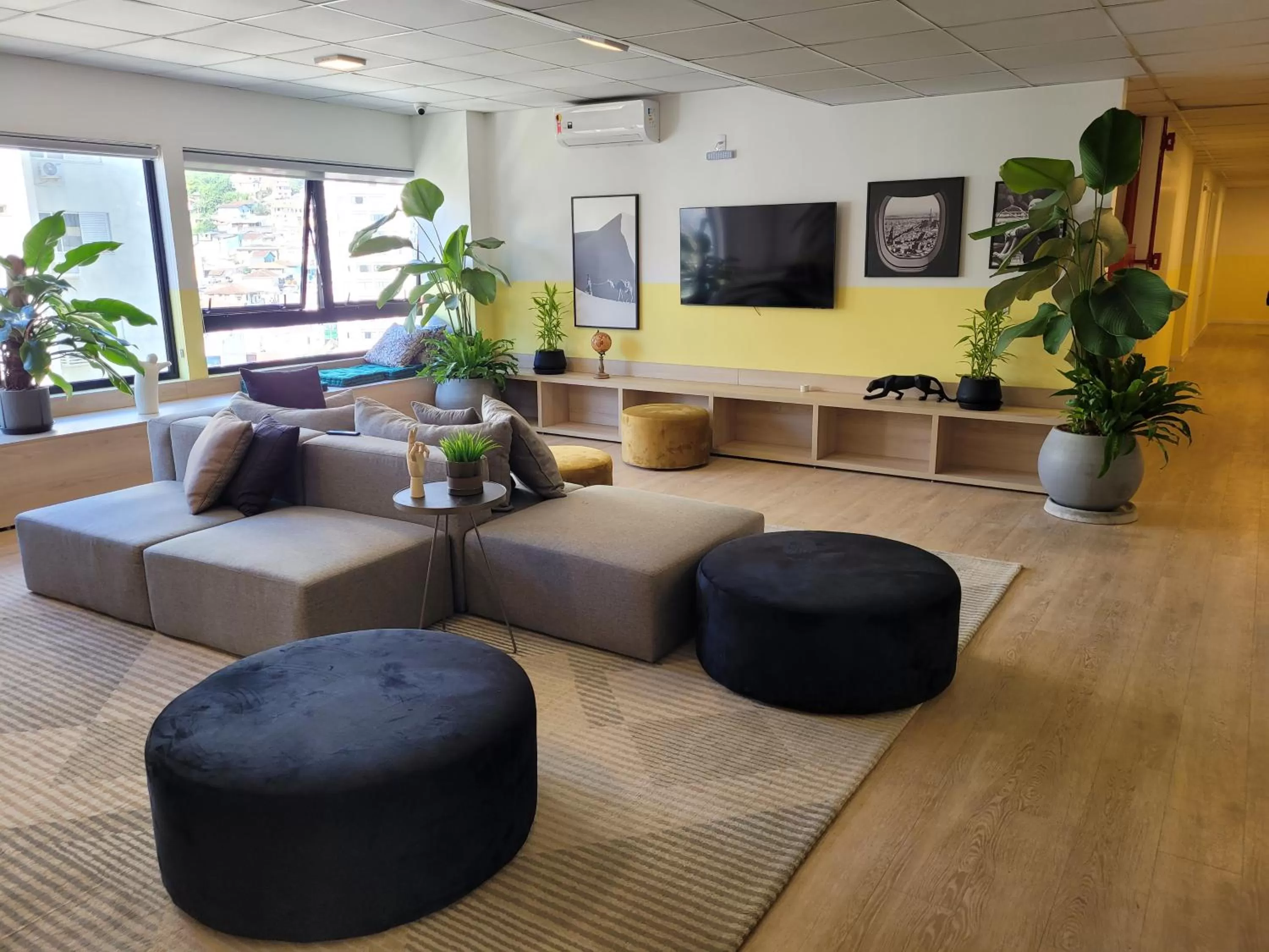 Communal lounge/ TV room in Bewiki