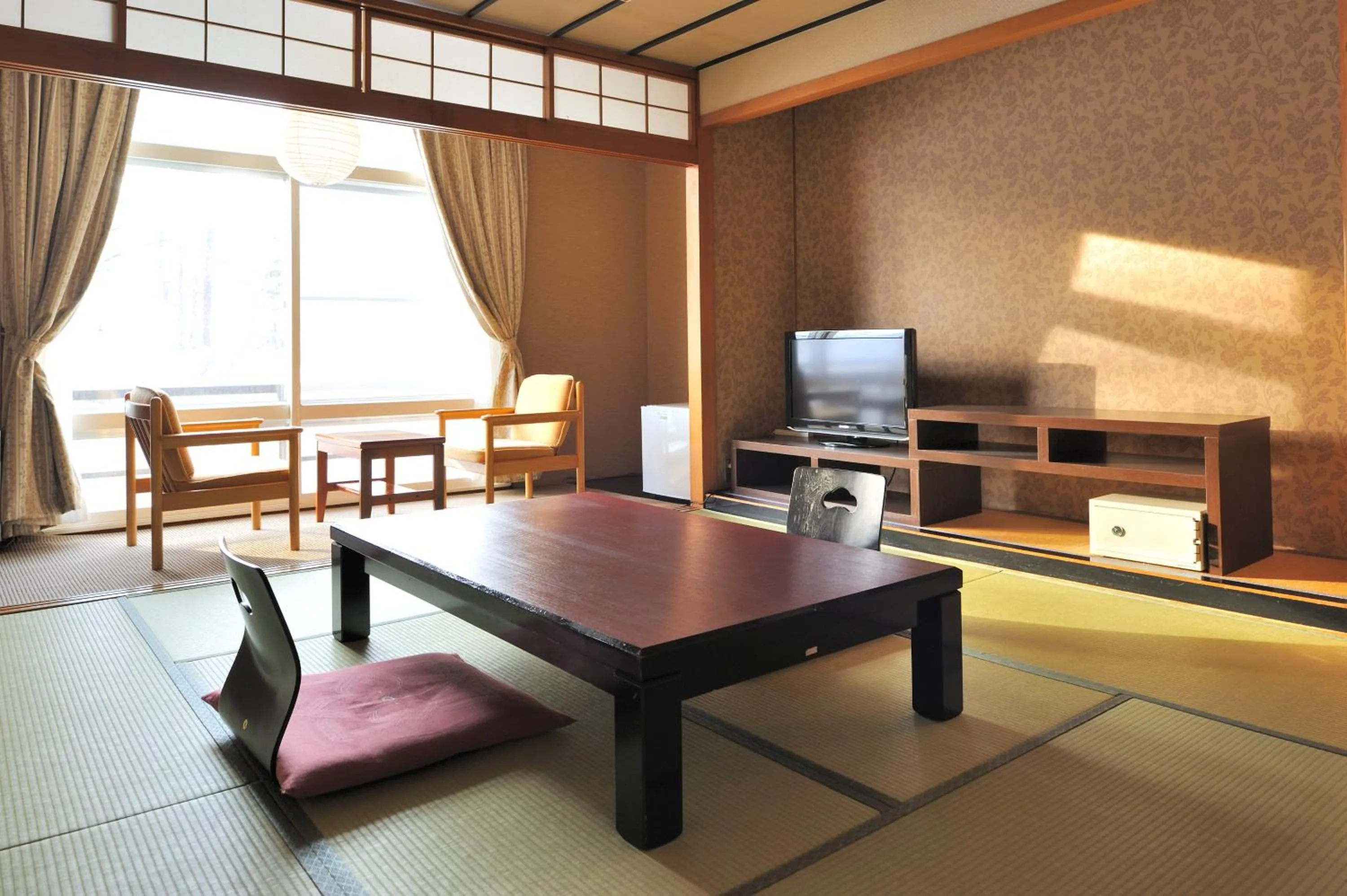 Photo of the whole room in Mogamitakayu Zenshichinoyu Ohira