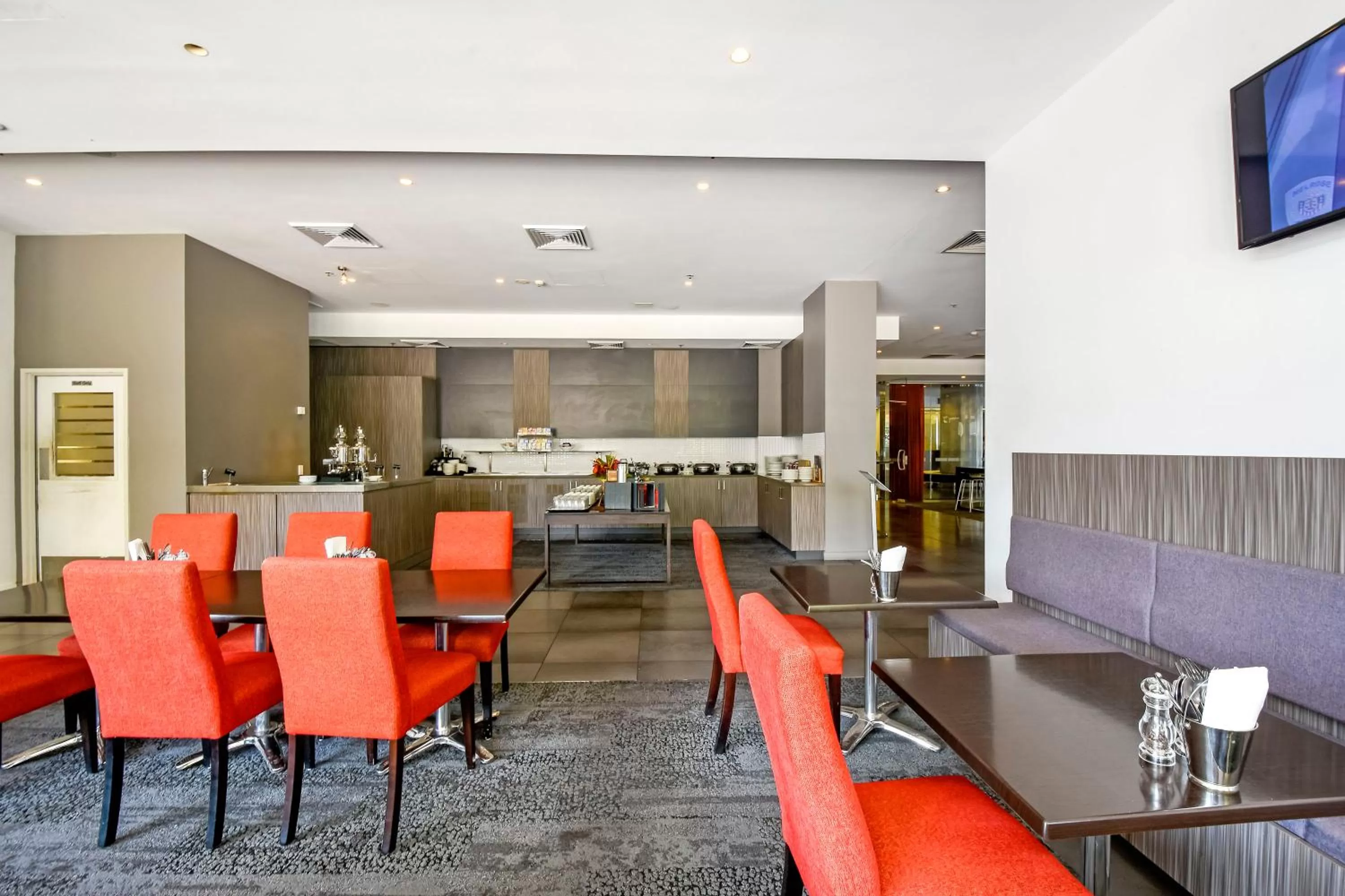 Restaurant/places to eat in Mantra Pandanas