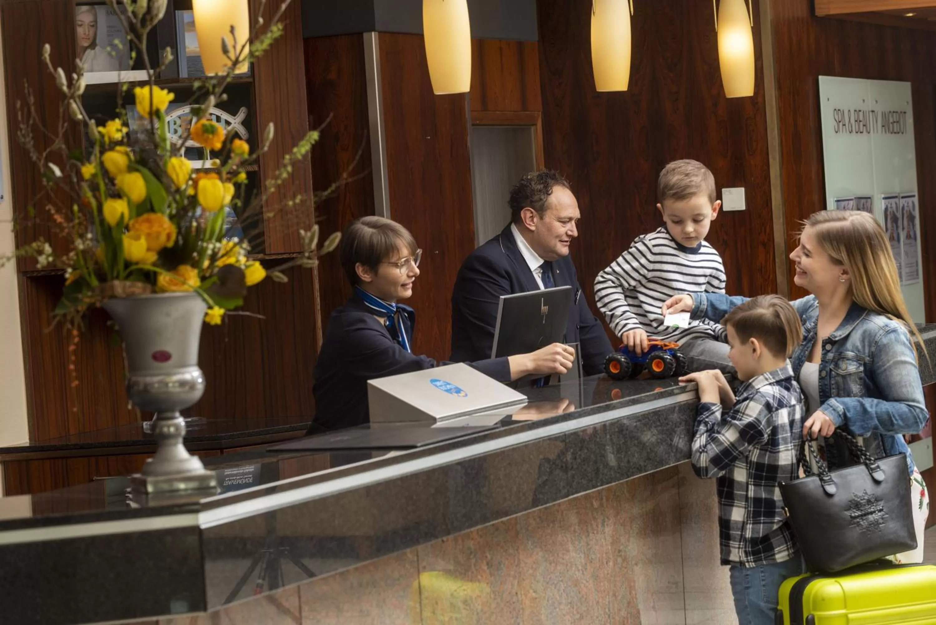 Lobby or reception in Maritim Strandhotel Travemünde