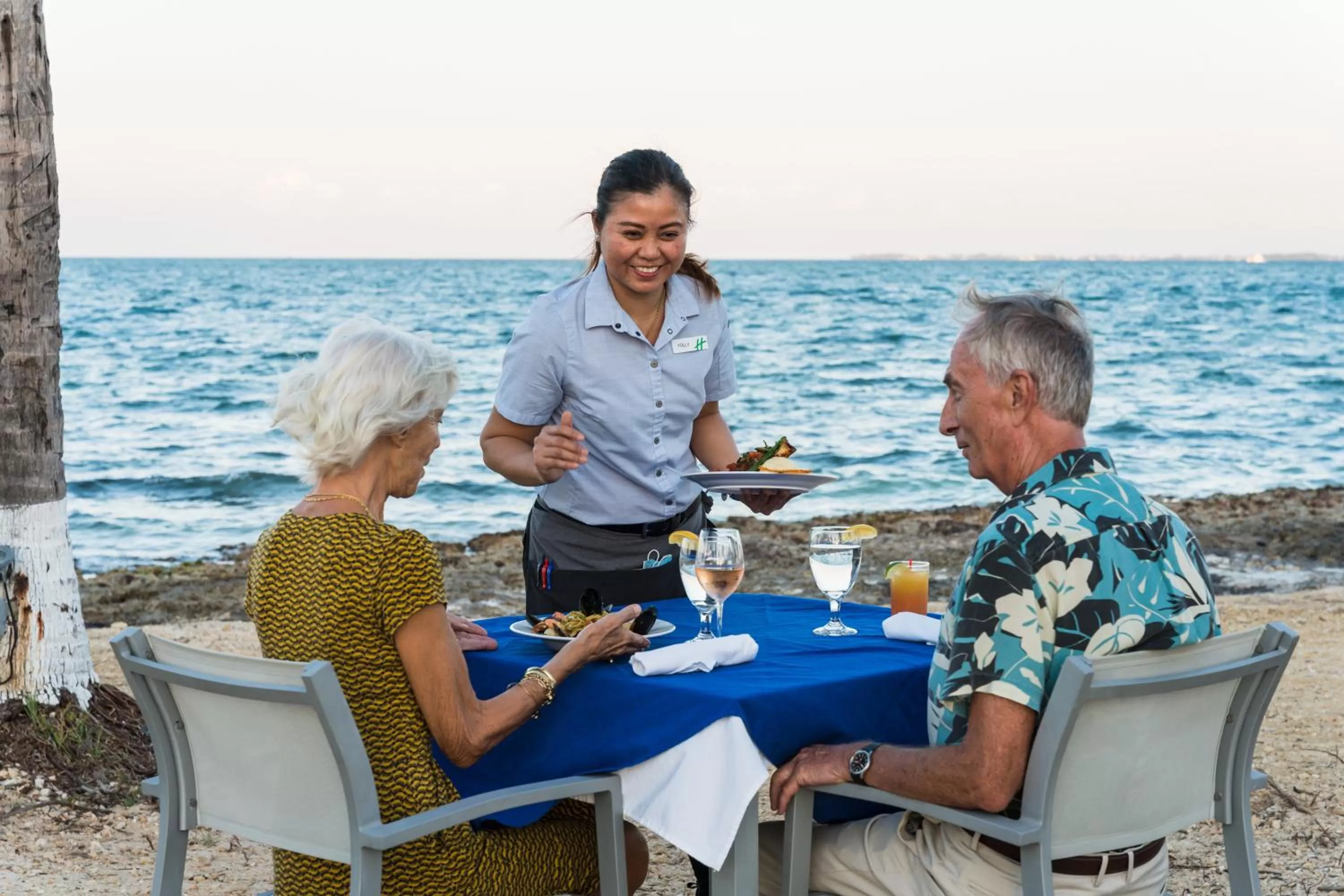 Restaurant/places to eat in The Grand Caymanian Resort