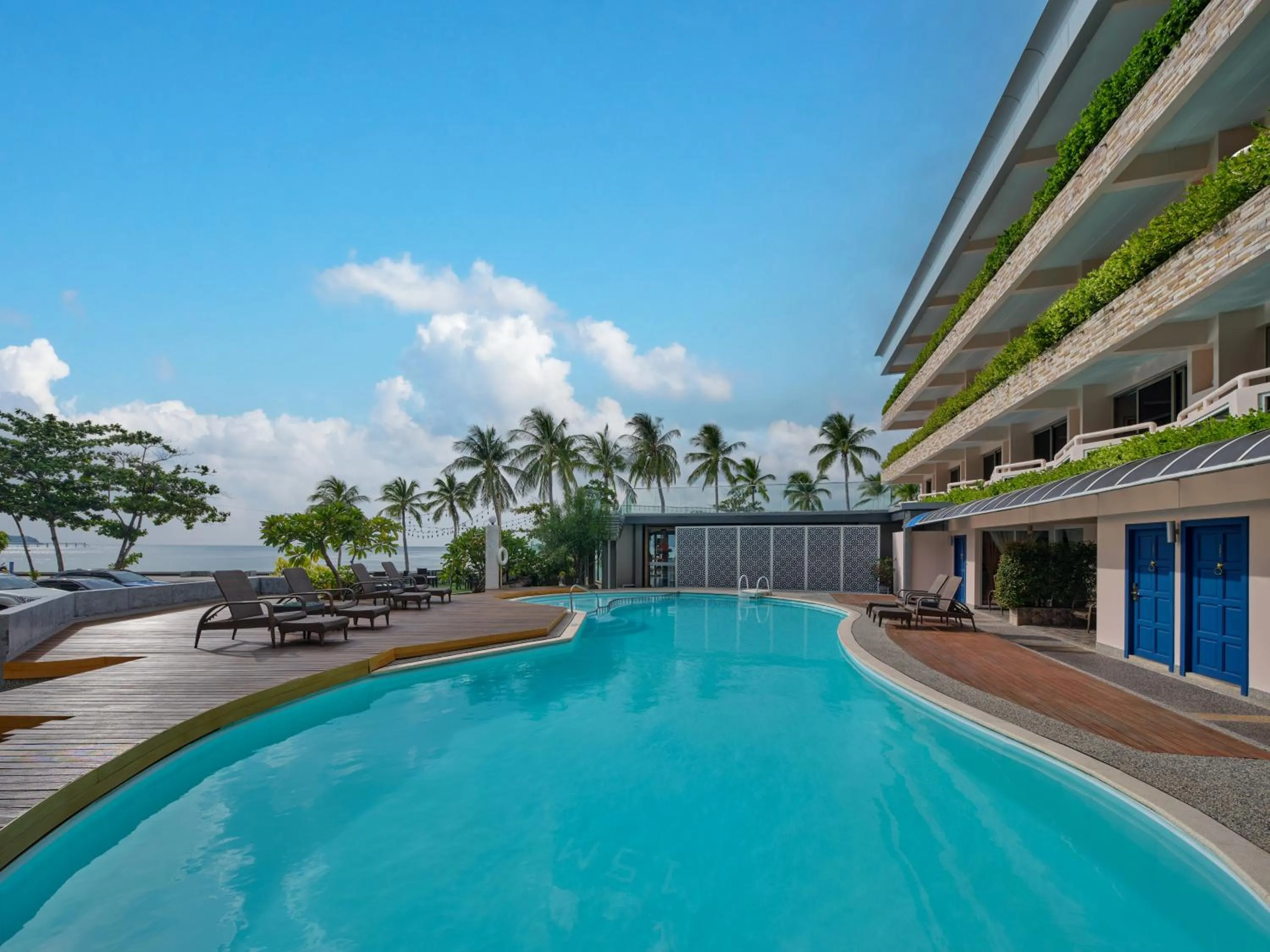Swimming pool in Homm Bliss Southbeach Patong