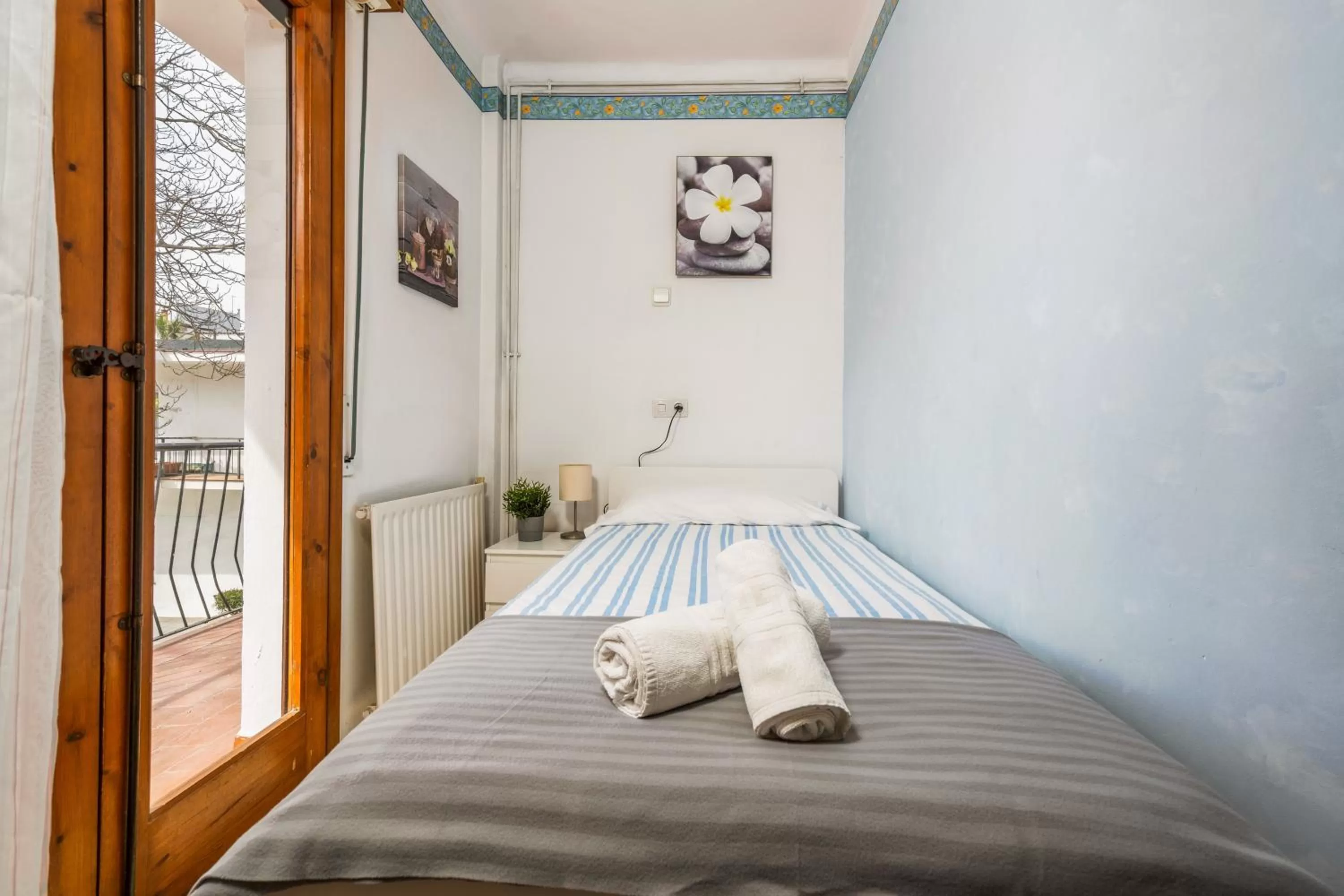 Bed in Hostal La Marina