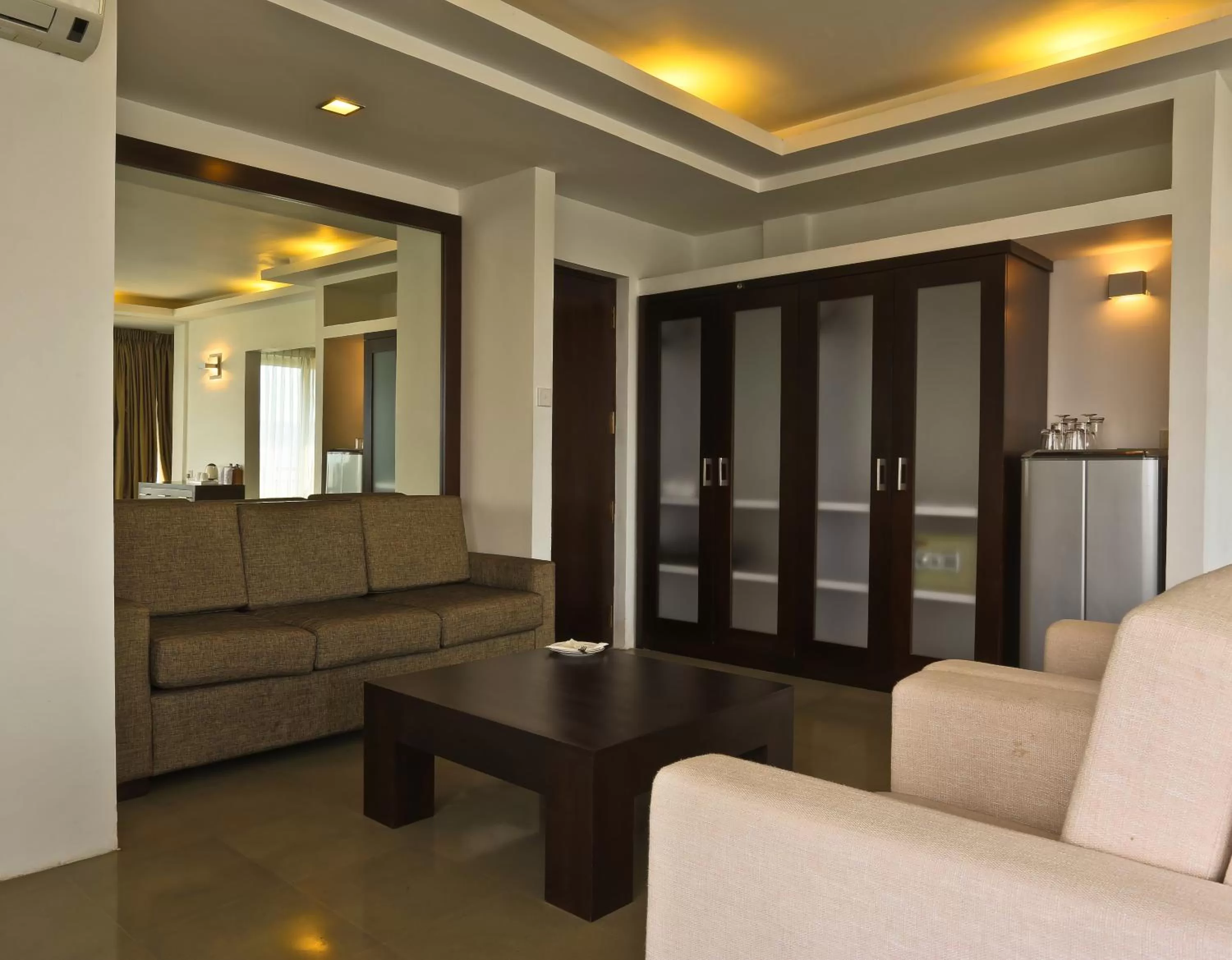 Seating area, Lobby/Reception in Kandy The Tourmaline