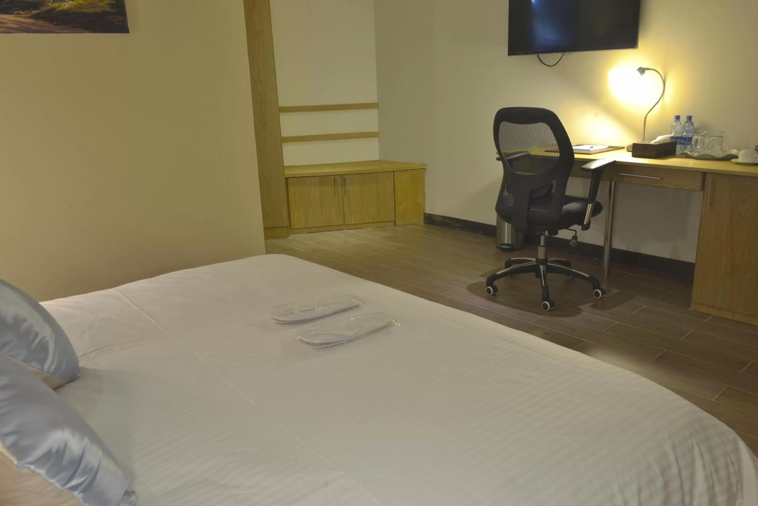 Bedroom, Bed in La Maison Royale