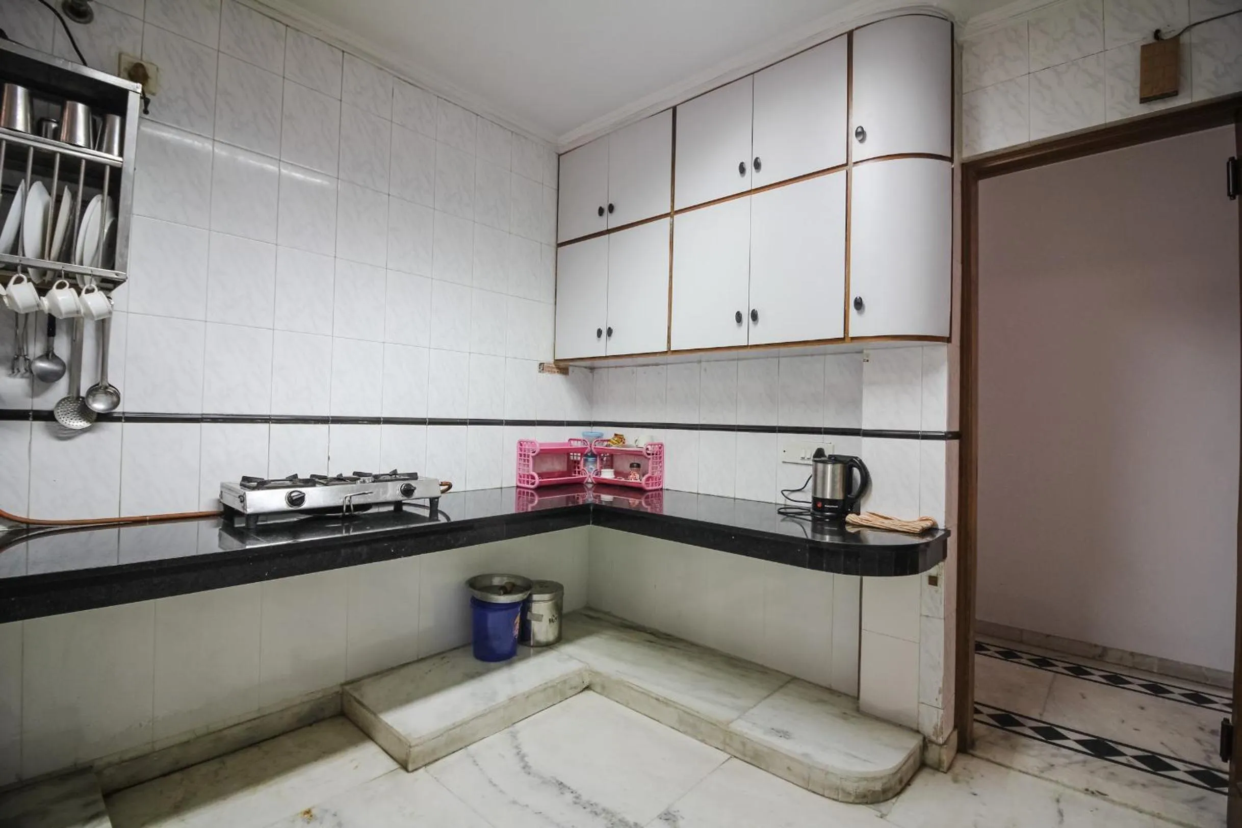 Coffee/tea facilities in Under My Roof Green Park