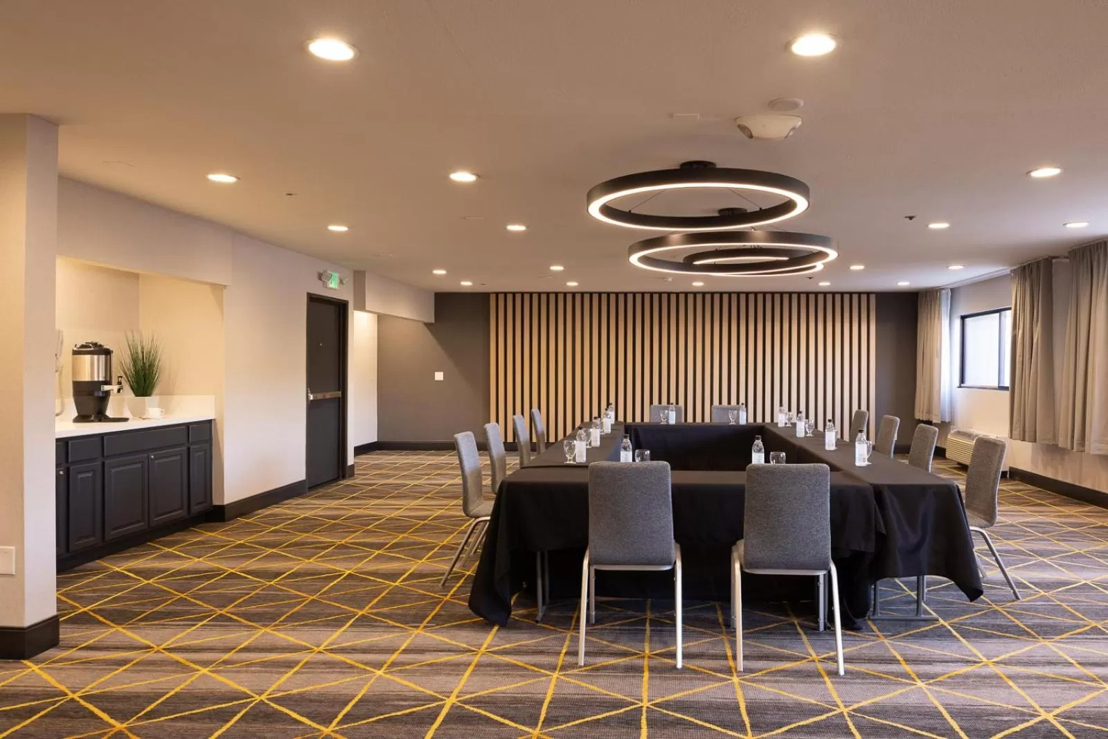 Meeting/conference room in Holiday Inn Santa Ana-Orange County Airport by IHG