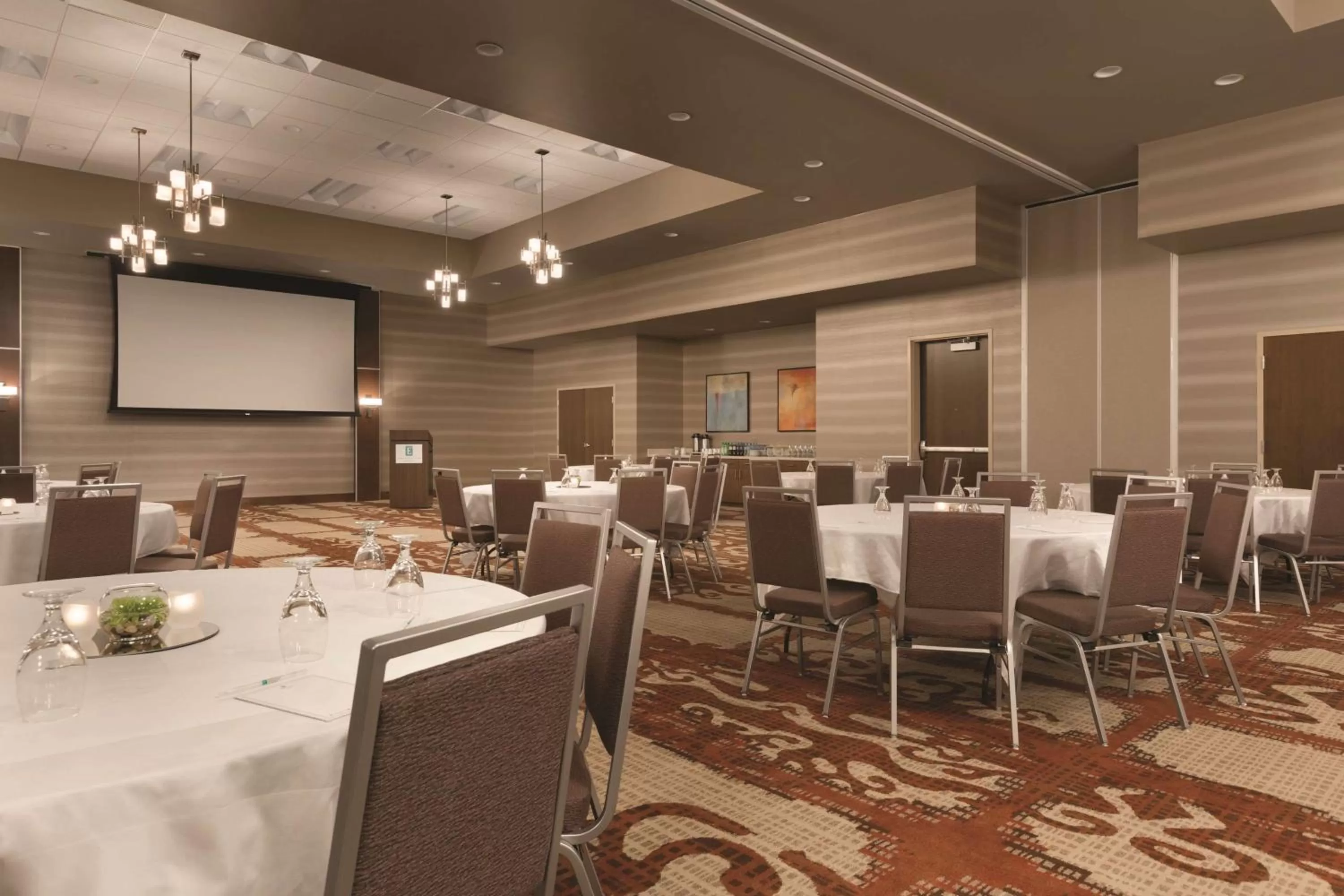 Meeting/conference room in Embassy Suites by Hilton Akron Canton Airport