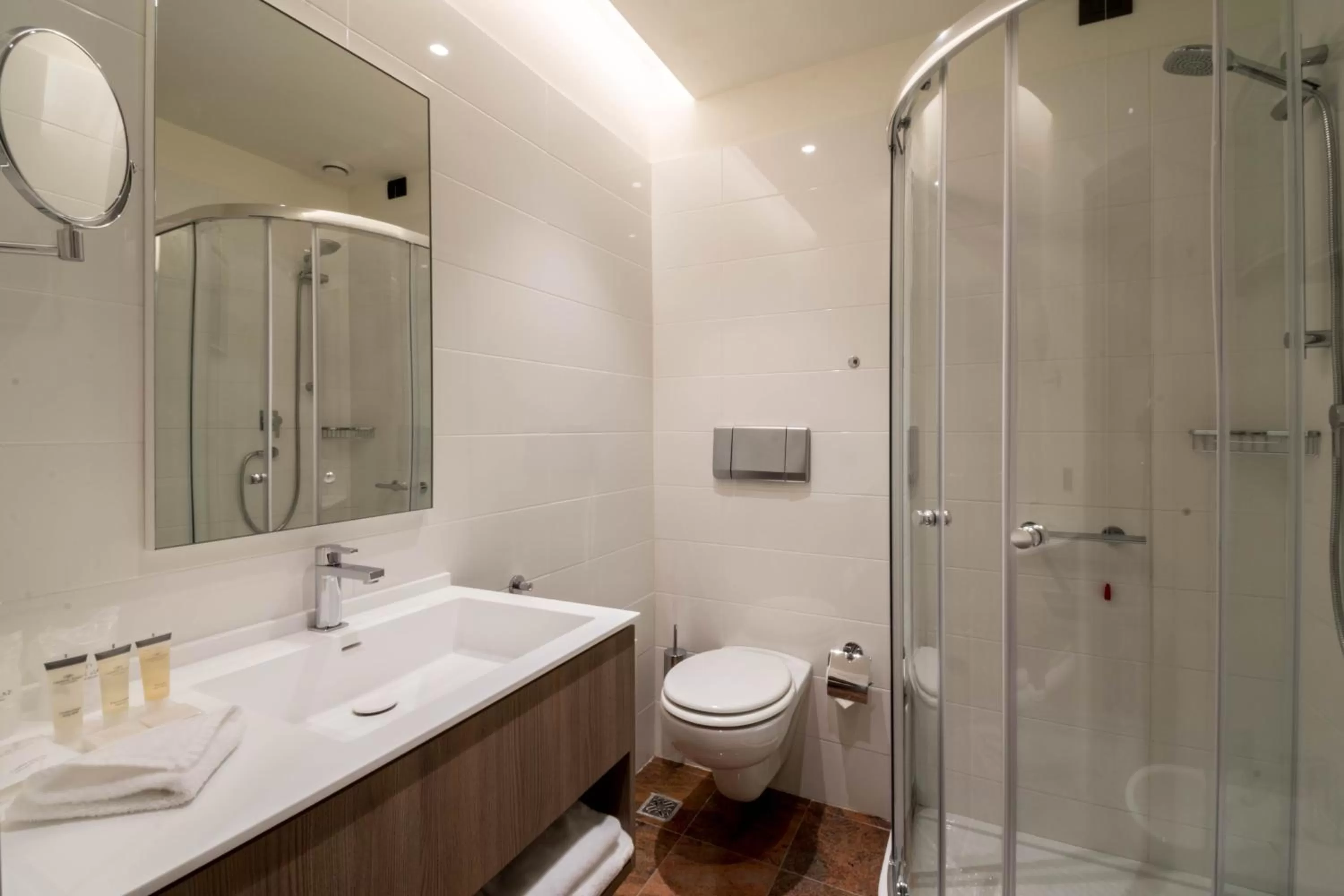 Photo of the whole room in Crowne Plaza Milan Linate by IHG