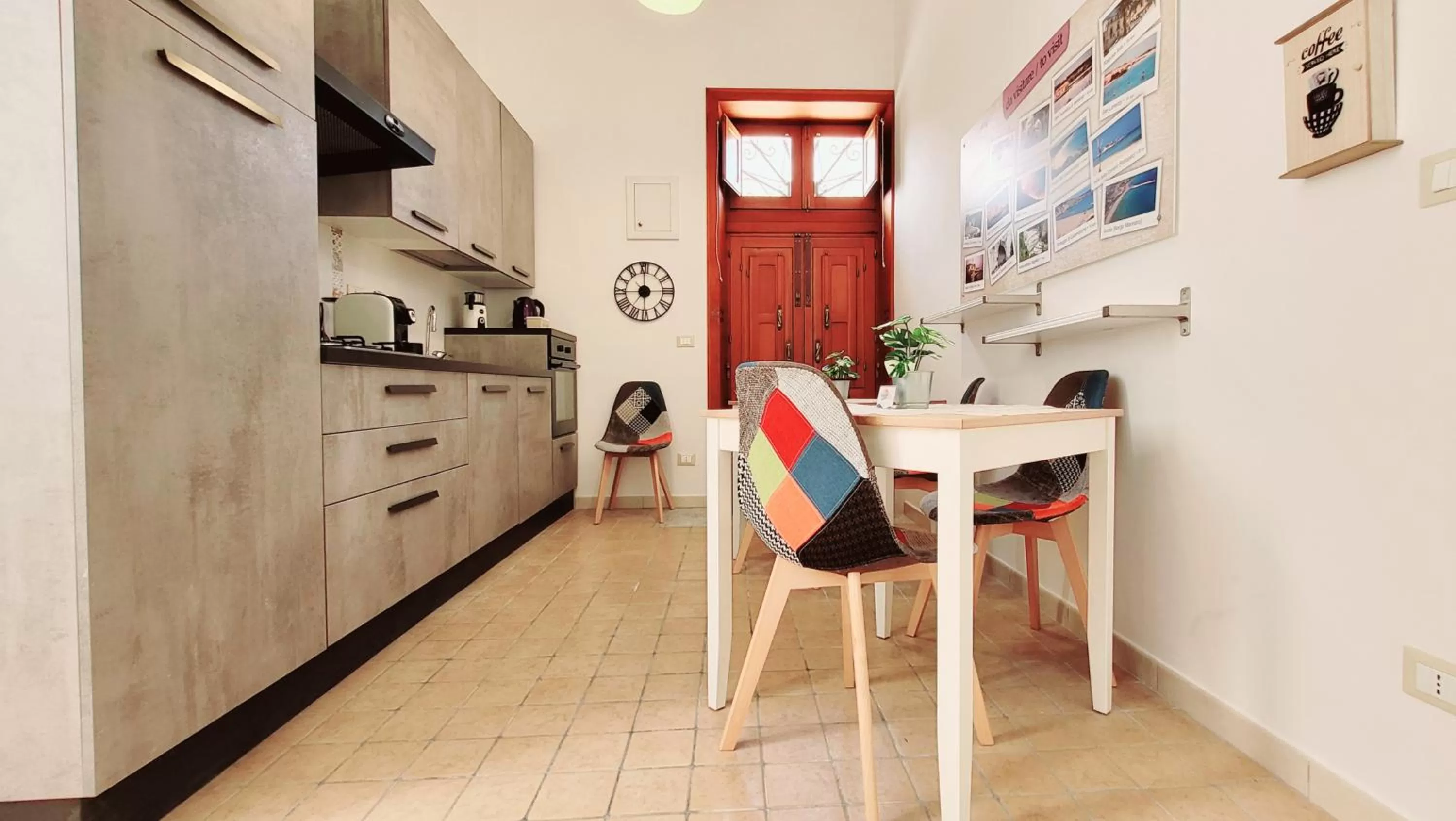 Kitchen or kitchenette in Zanzi 's Charming Rooms