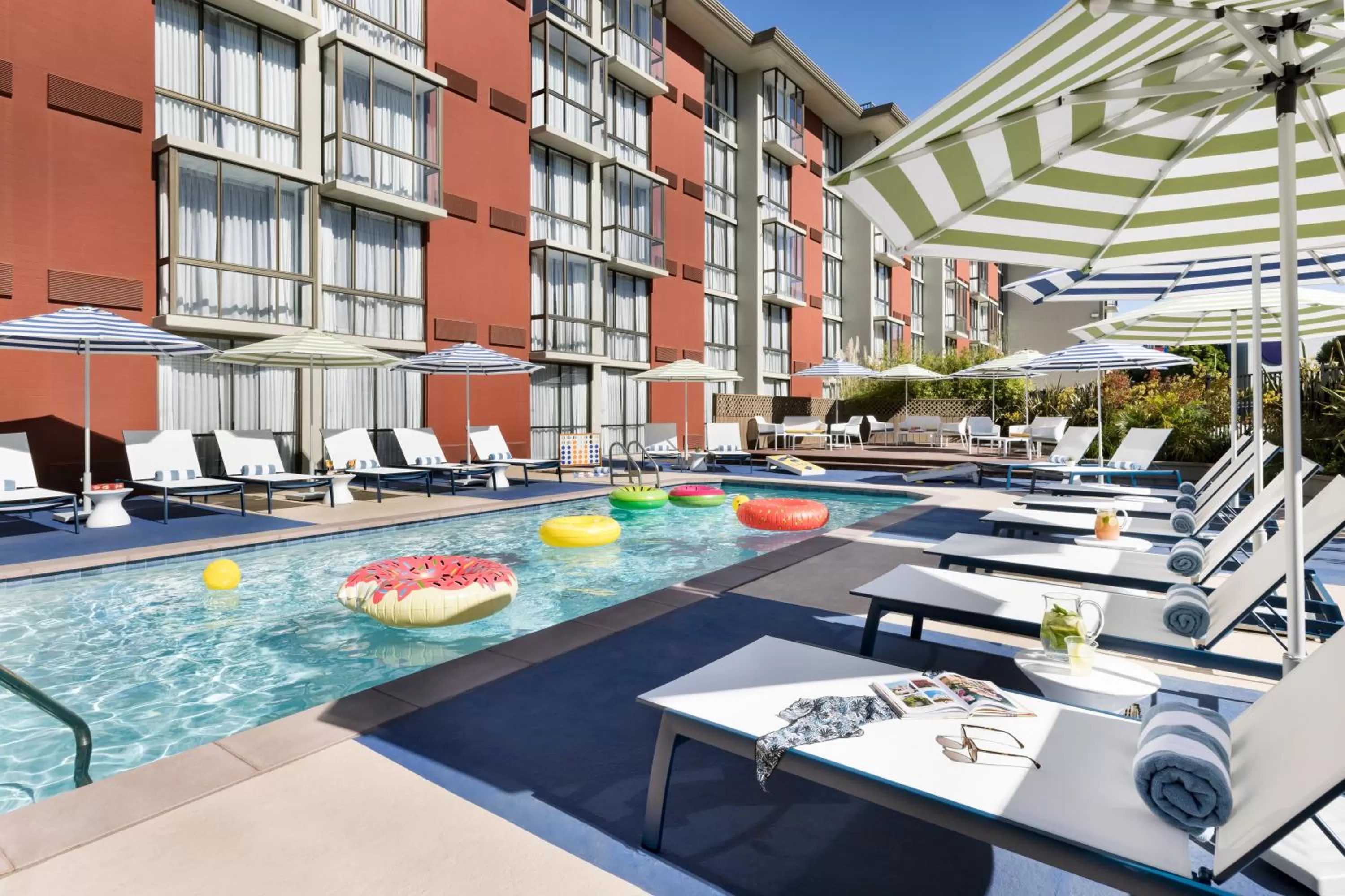 Swimming pool in Hotel Caza Fisherman's Wharf