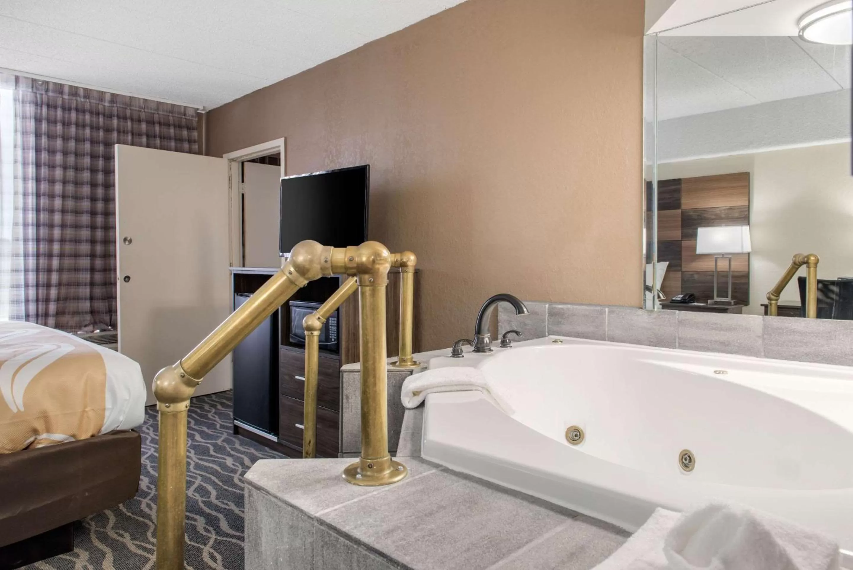 Bedroom, Bed in Quality Inn and Conference Center