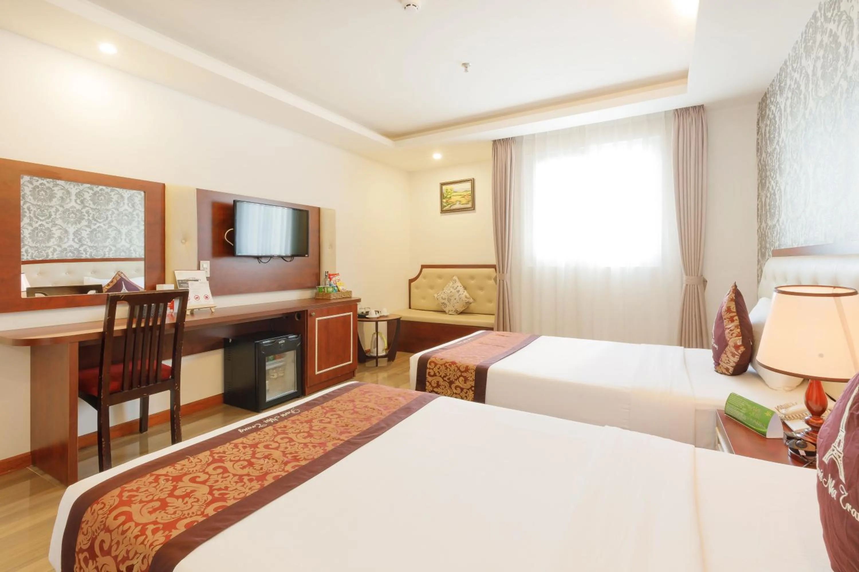 Bed in Paris Luxury Hotel & Apartment Nha Trang