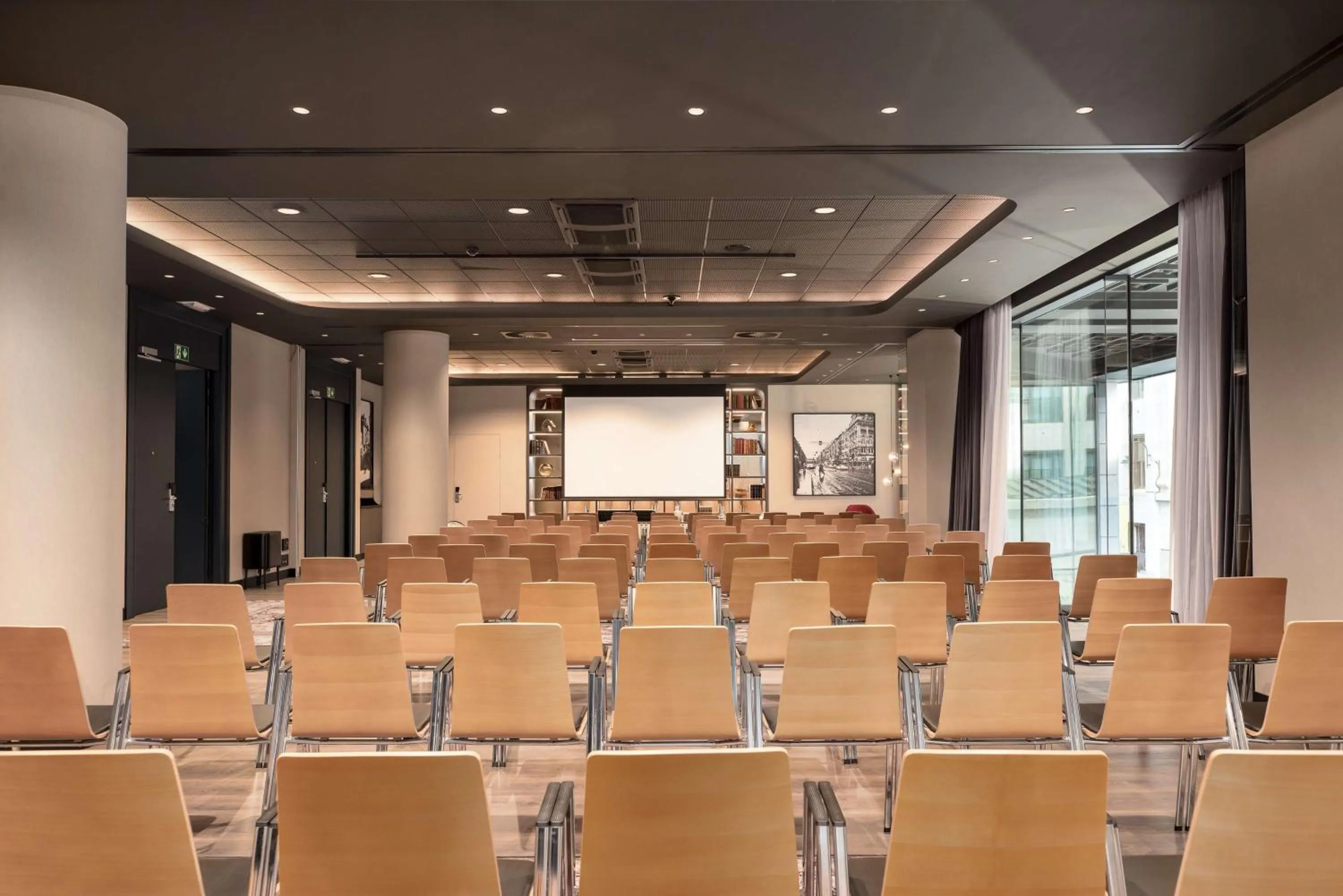 Business facilities in Radisson Collection Grand Place Brussels