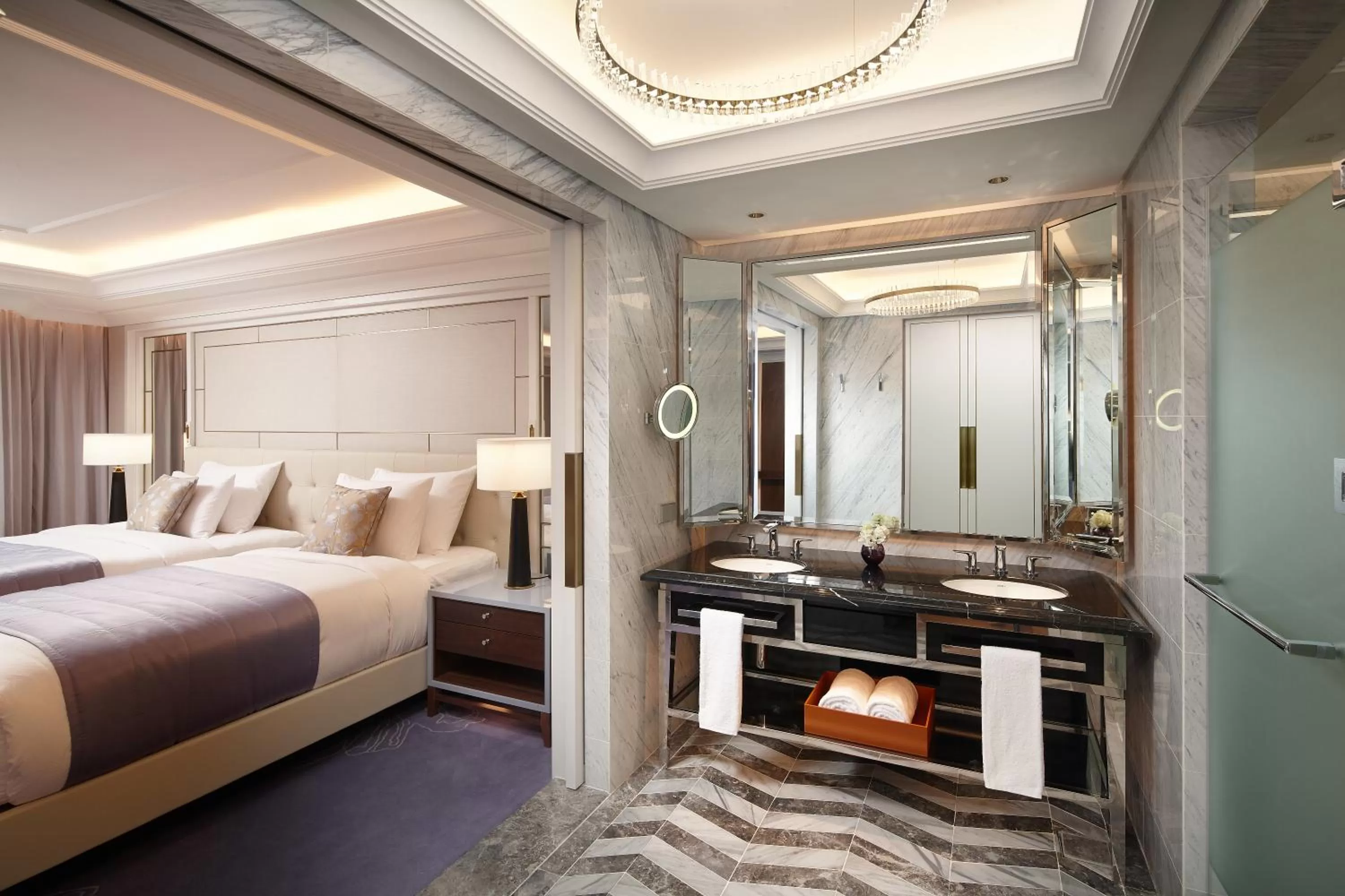 Bathroom, Bed in Lotte Hotel Seoul