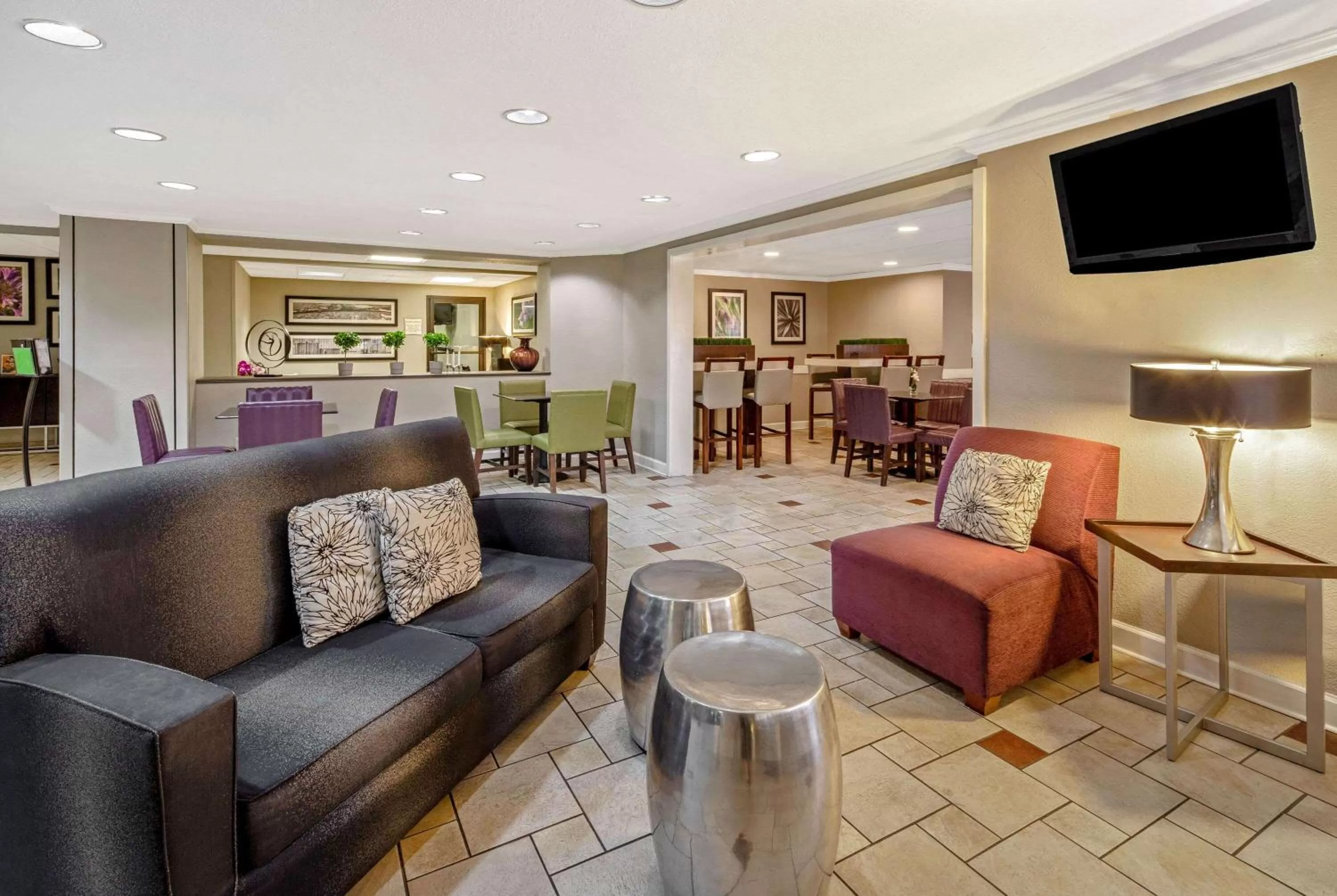 Lobby or reception in La Quinta by Wyndham Miami Airport East