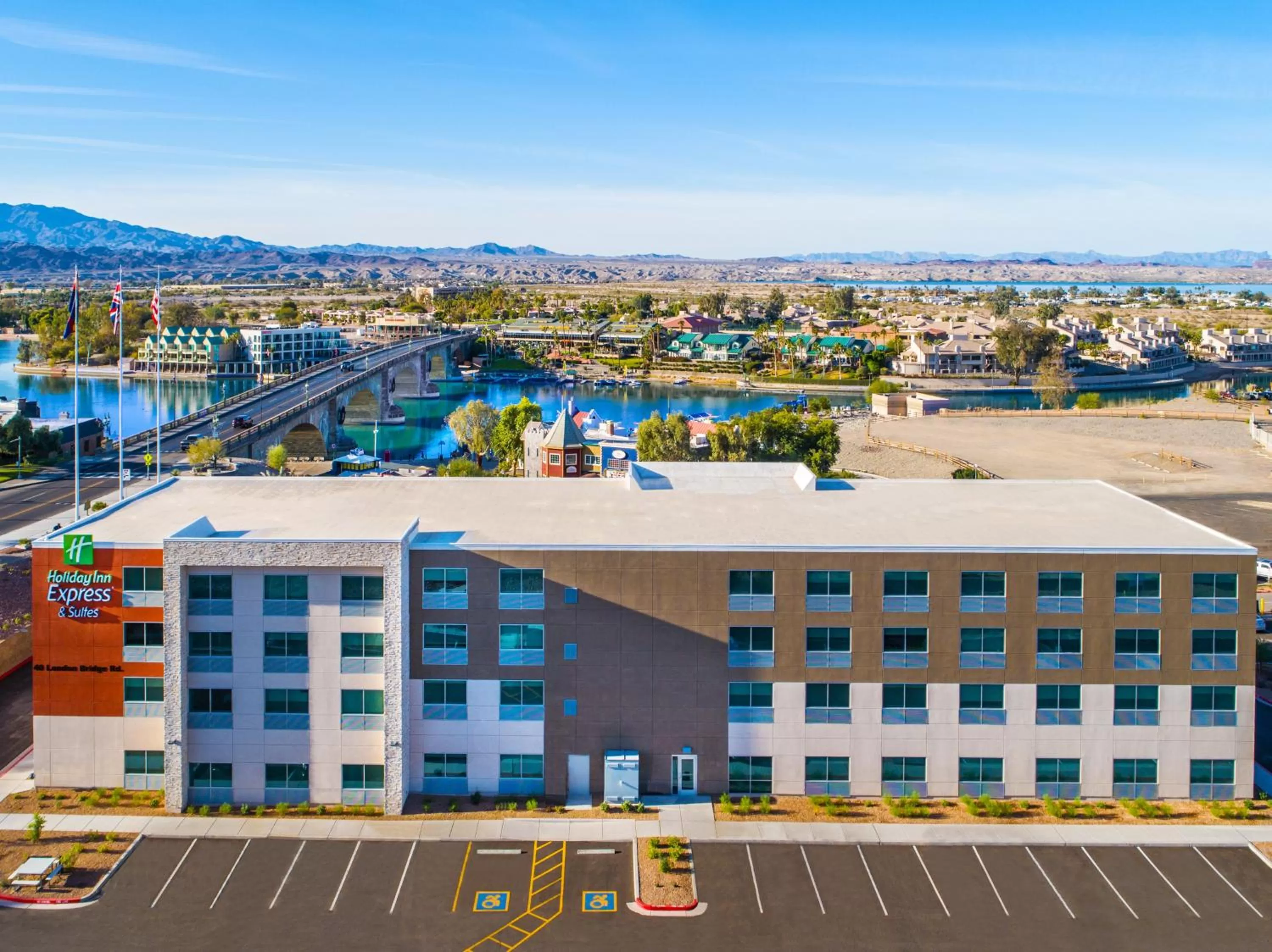 Property building in Holiday Inn Express & Suites Lake Havasu - London Bridge by IHG