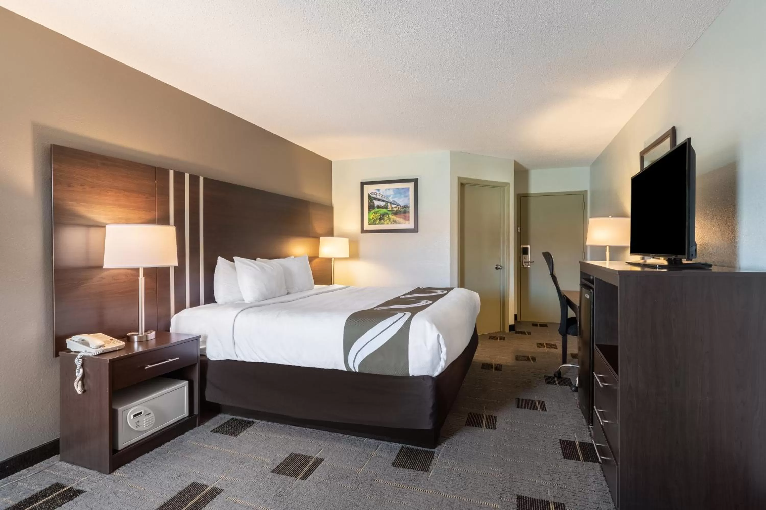 Bed in Quality Inn Cleveland North