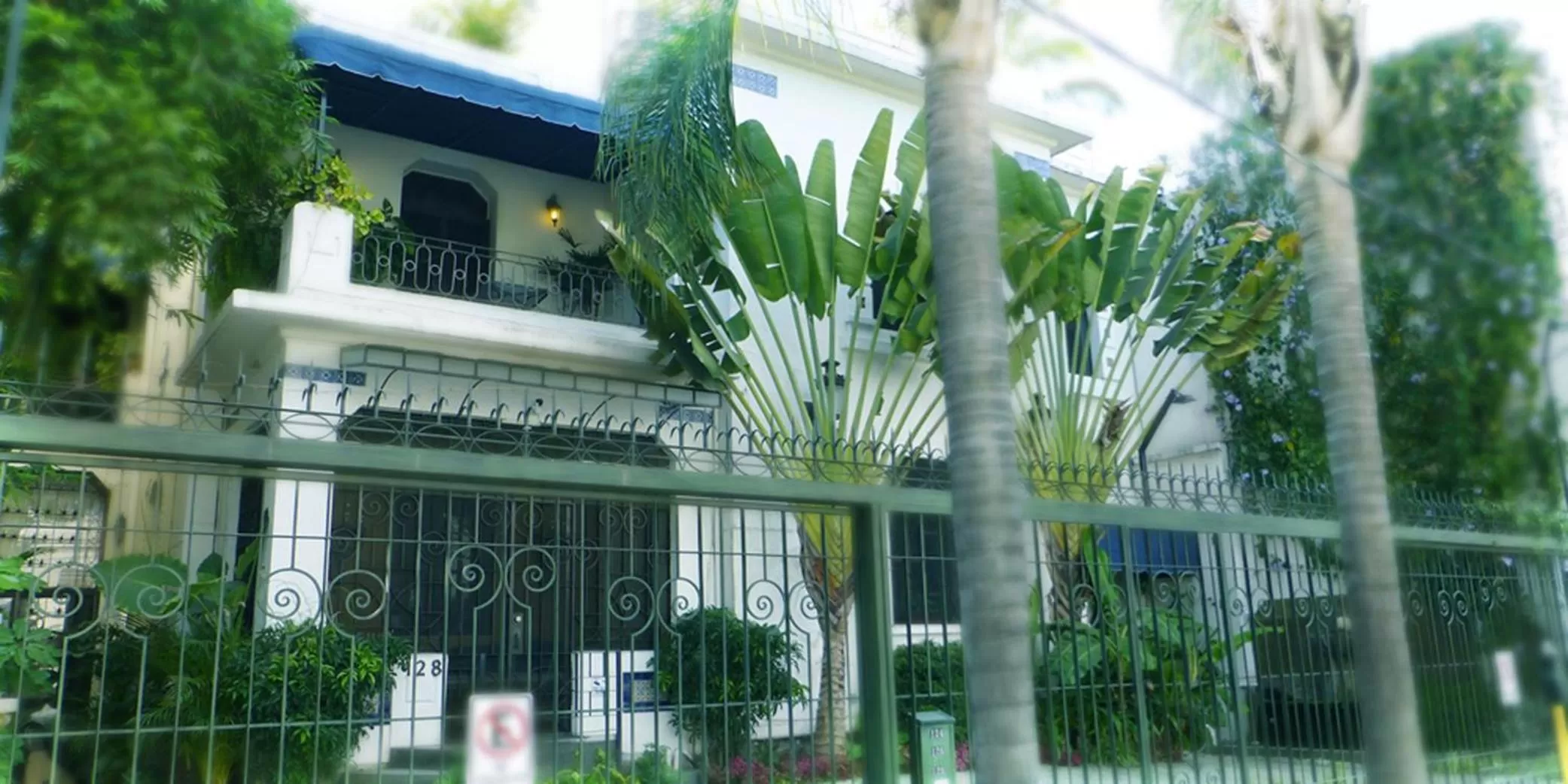 Facade/entrance, Property Building in La Perla Hotel Boutique B&B