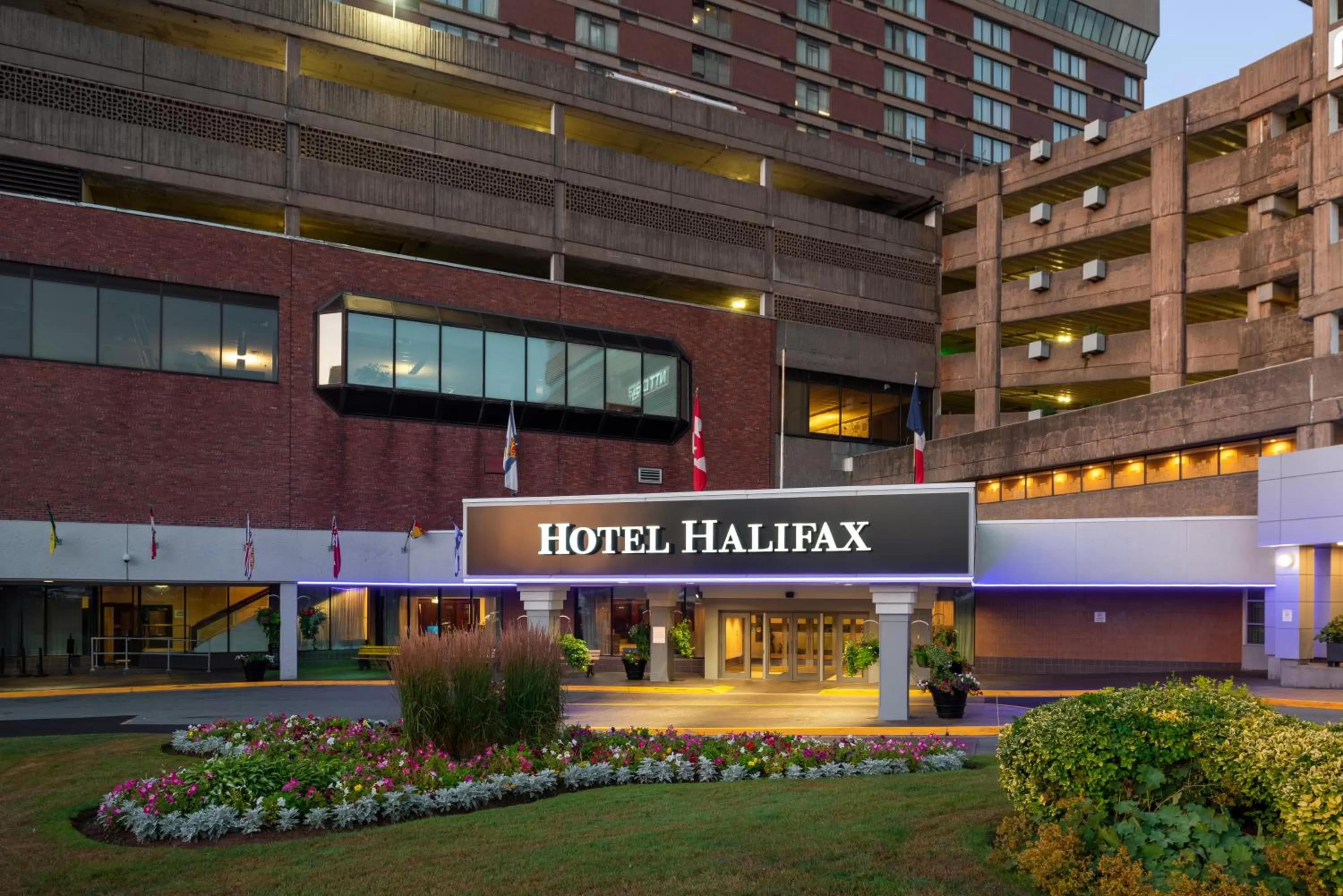 Facade/entrance in Hotel Halifax