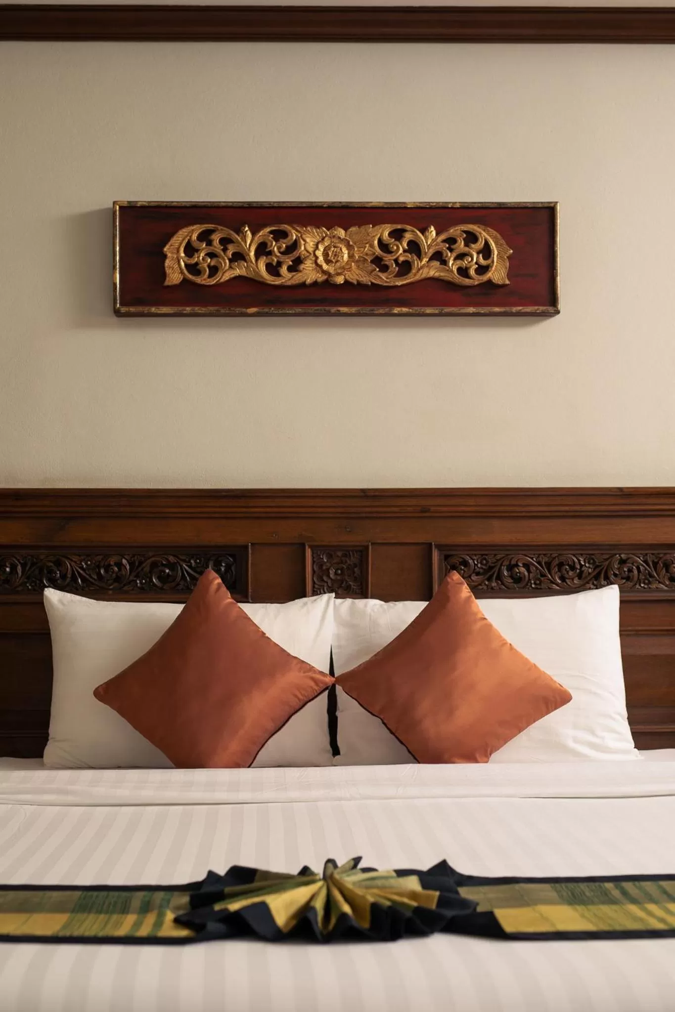 Bed in Avalon Beach Resort